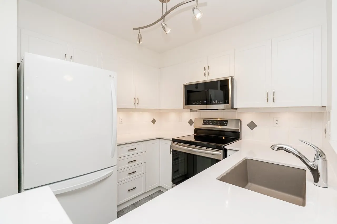 106 2575 W 4th Avenue