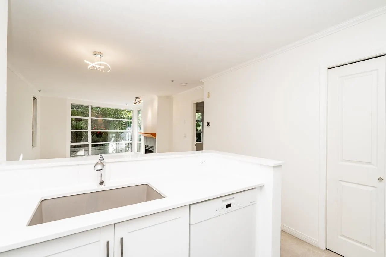 106 2575 W 4th Avenue