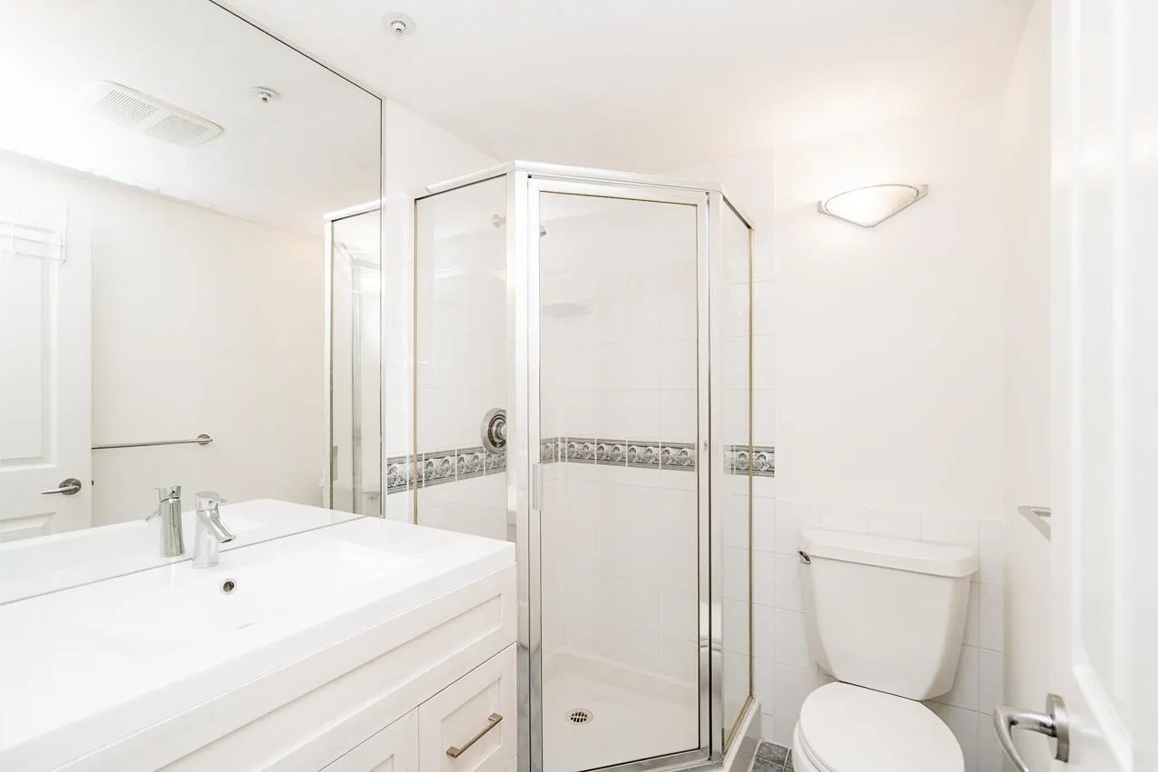 106 2575 W 4th Avenue