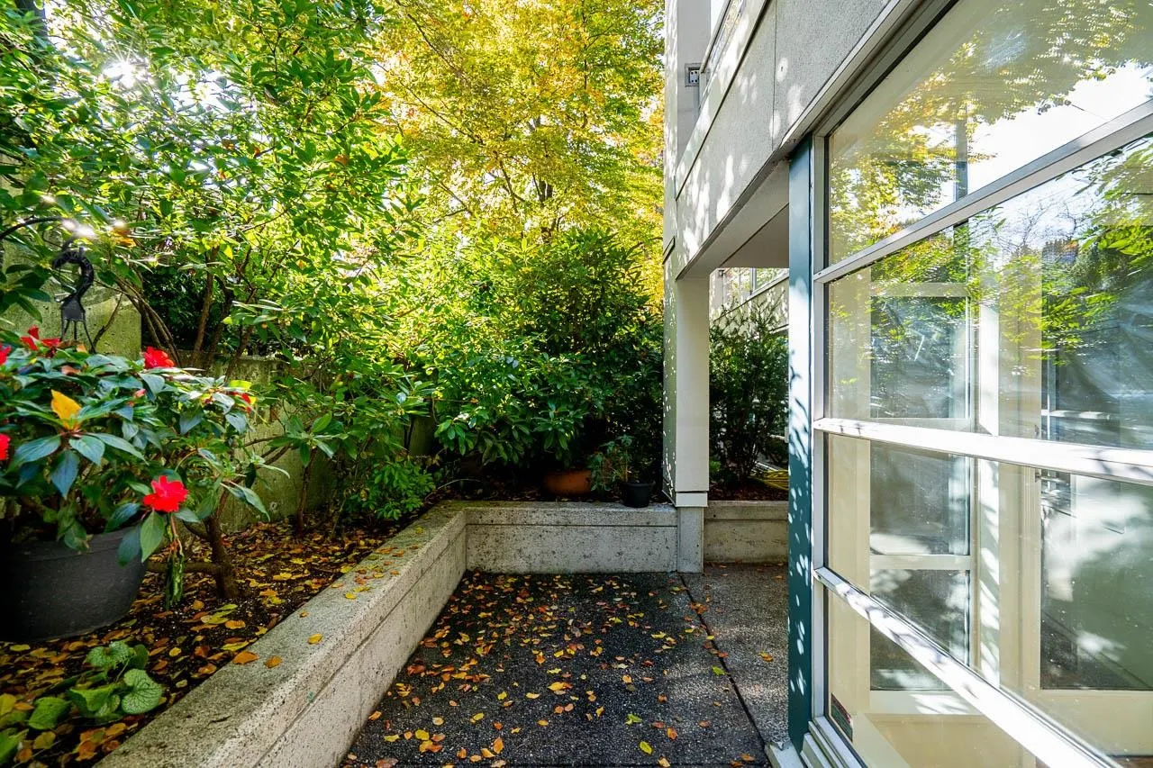 106 2575 W 4th Avenue