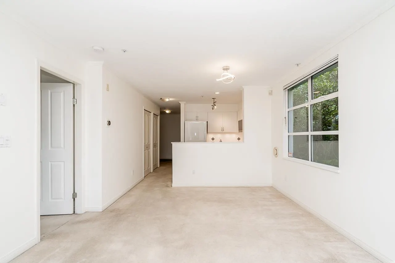 106 2575 W 4th Avenue