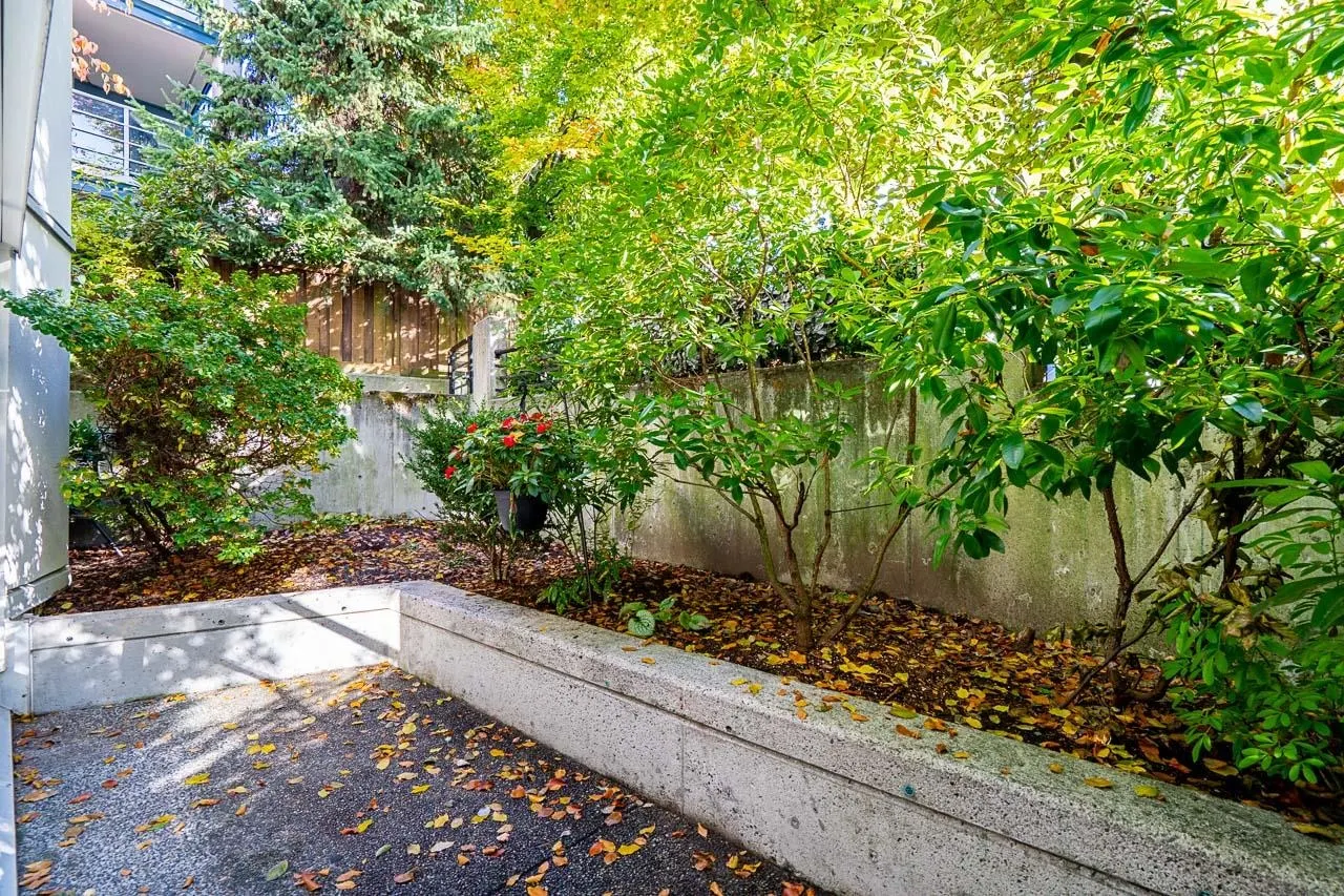 106 2575 W 4th Avenue