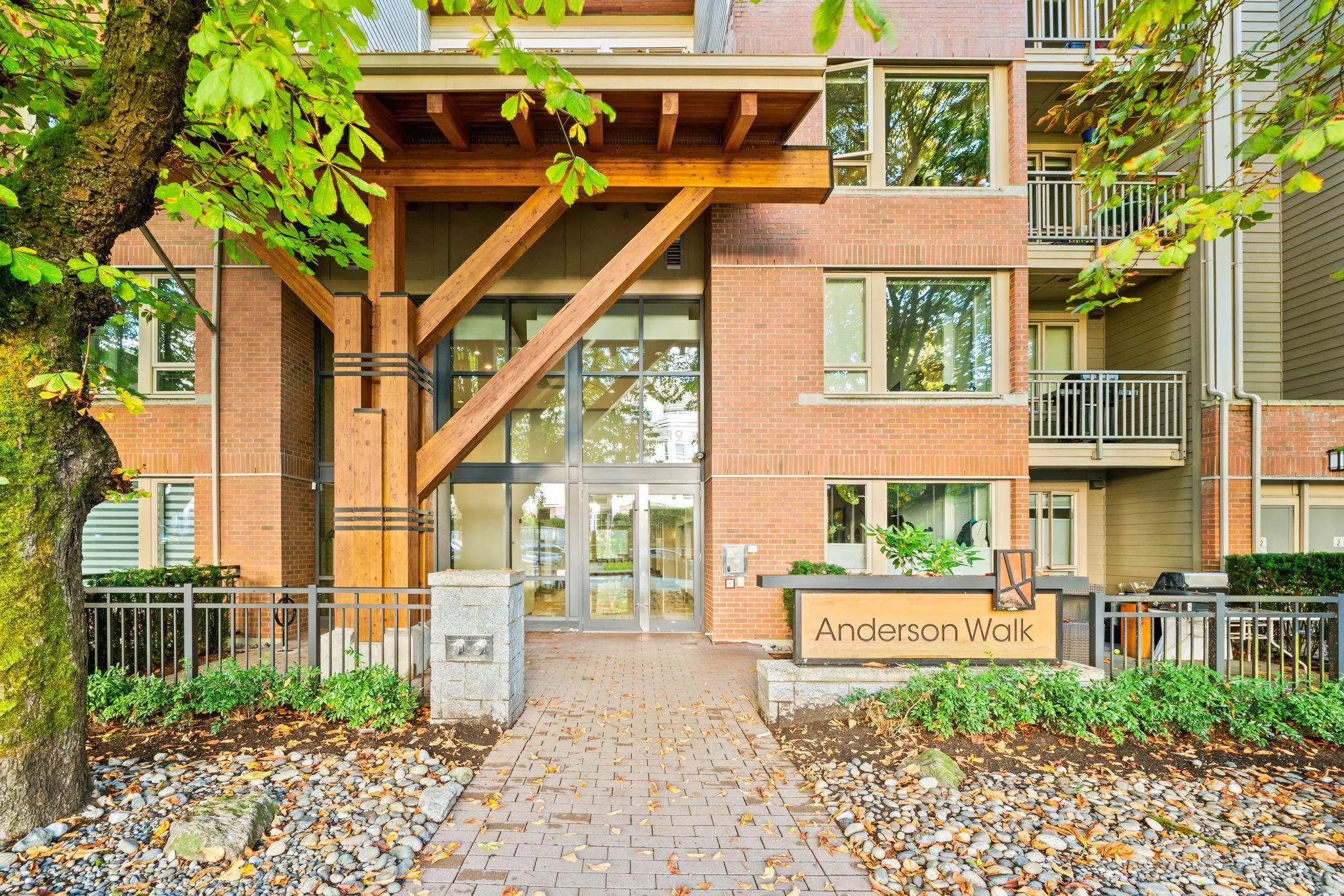 127 119 W 22nd Street