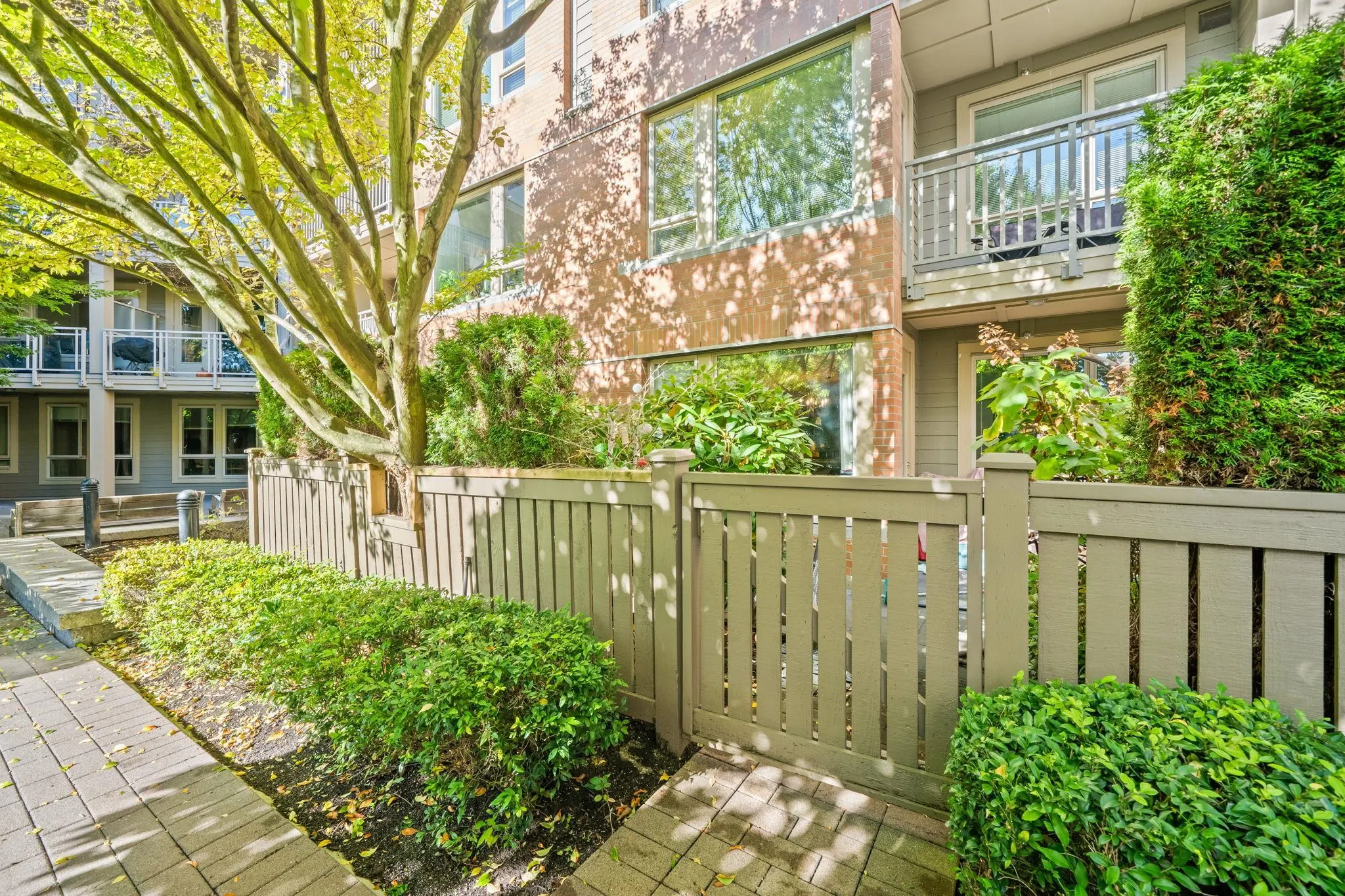 127 119 W 22nd Street