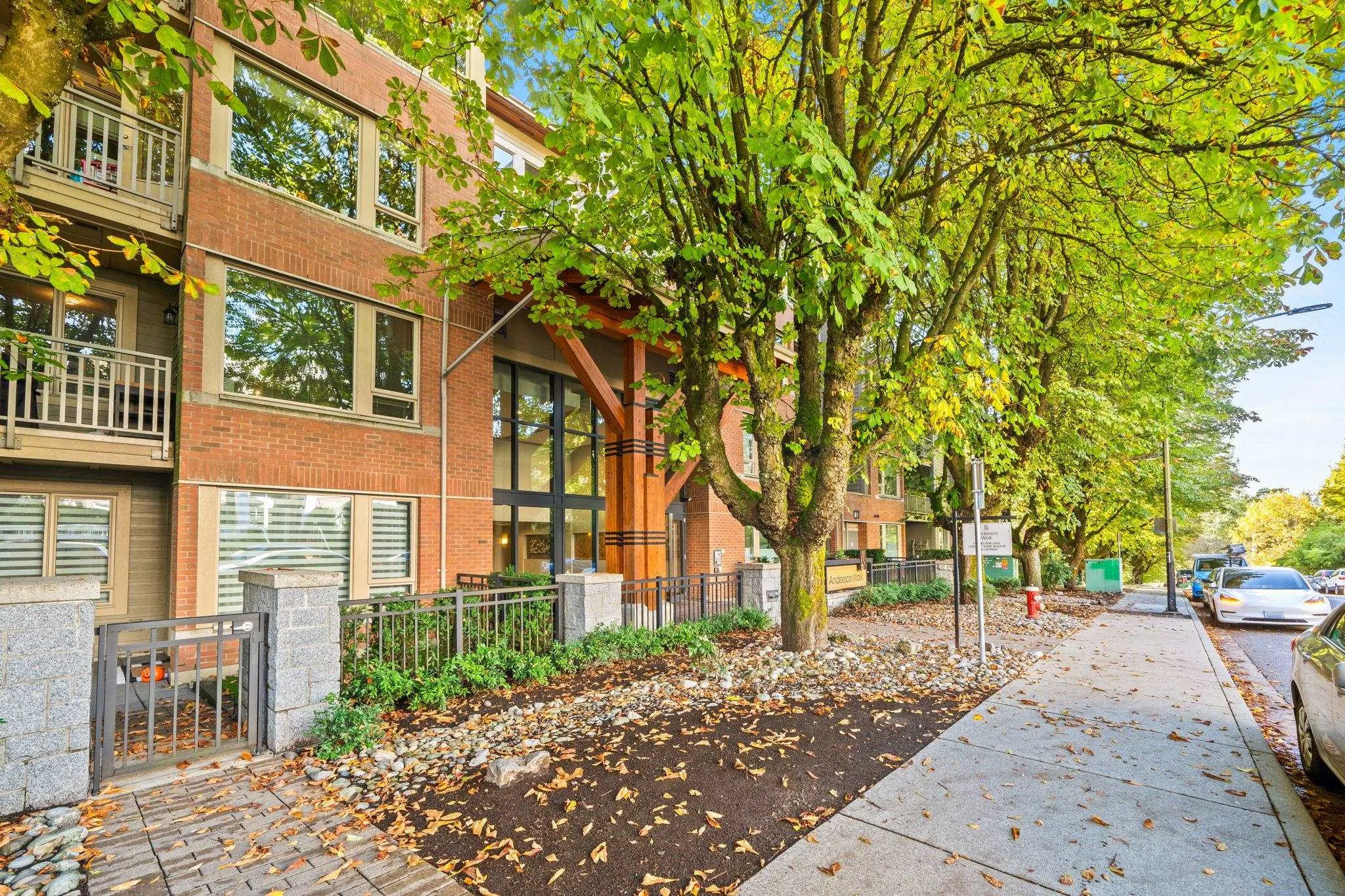 127 119 W 22nd Street