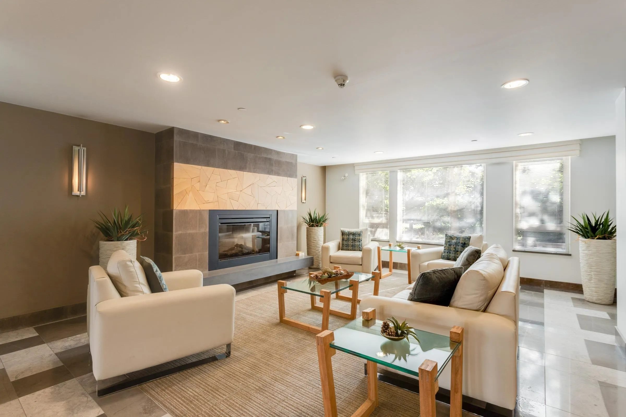 127 119 W 22nd Street