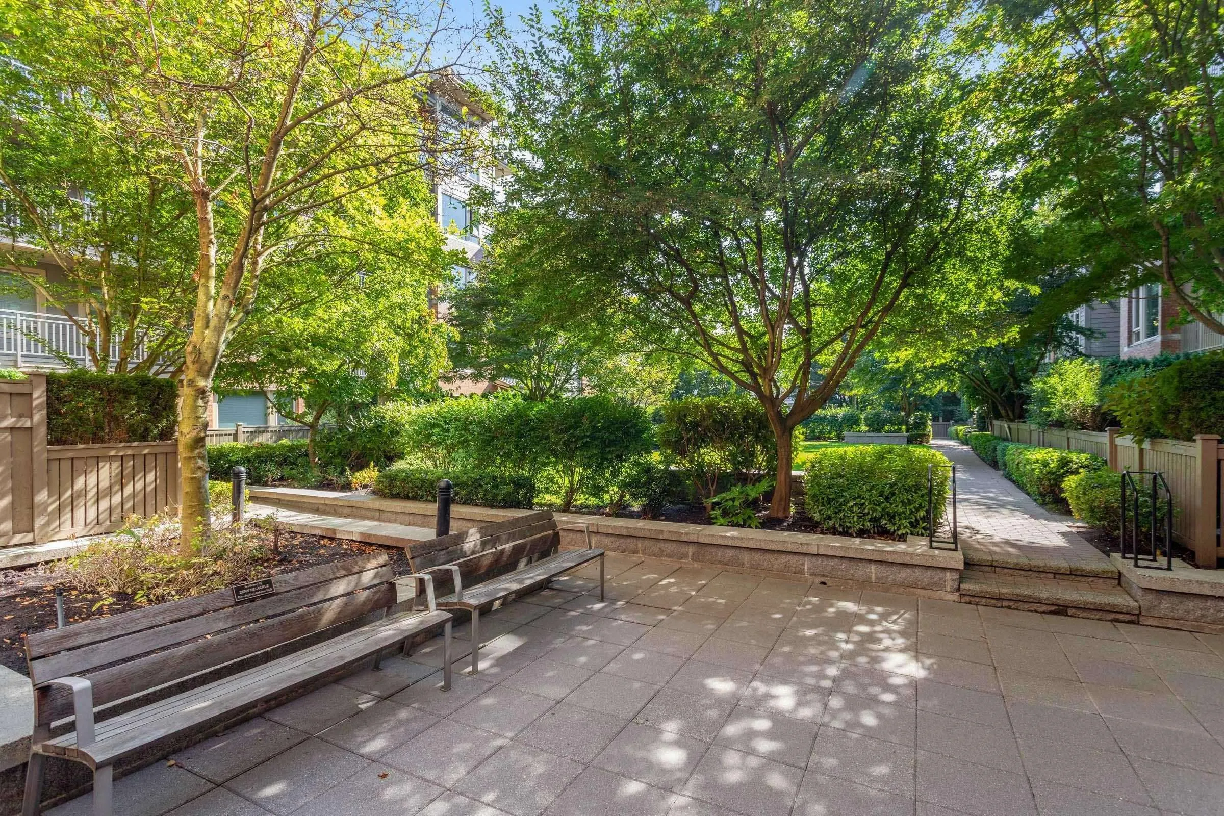 127 119 W 22nd Street