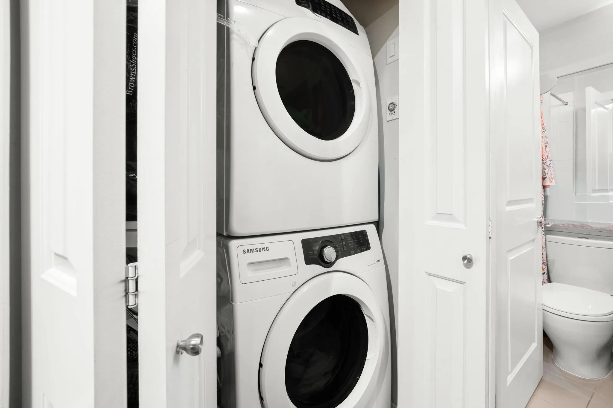 127 119 W 22nd Street