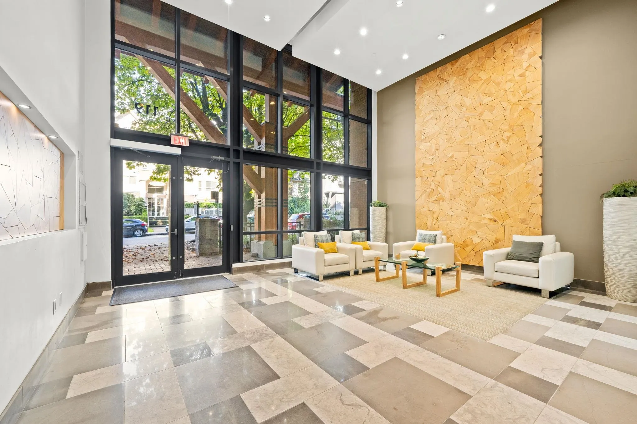 127 119 W 22nd Street