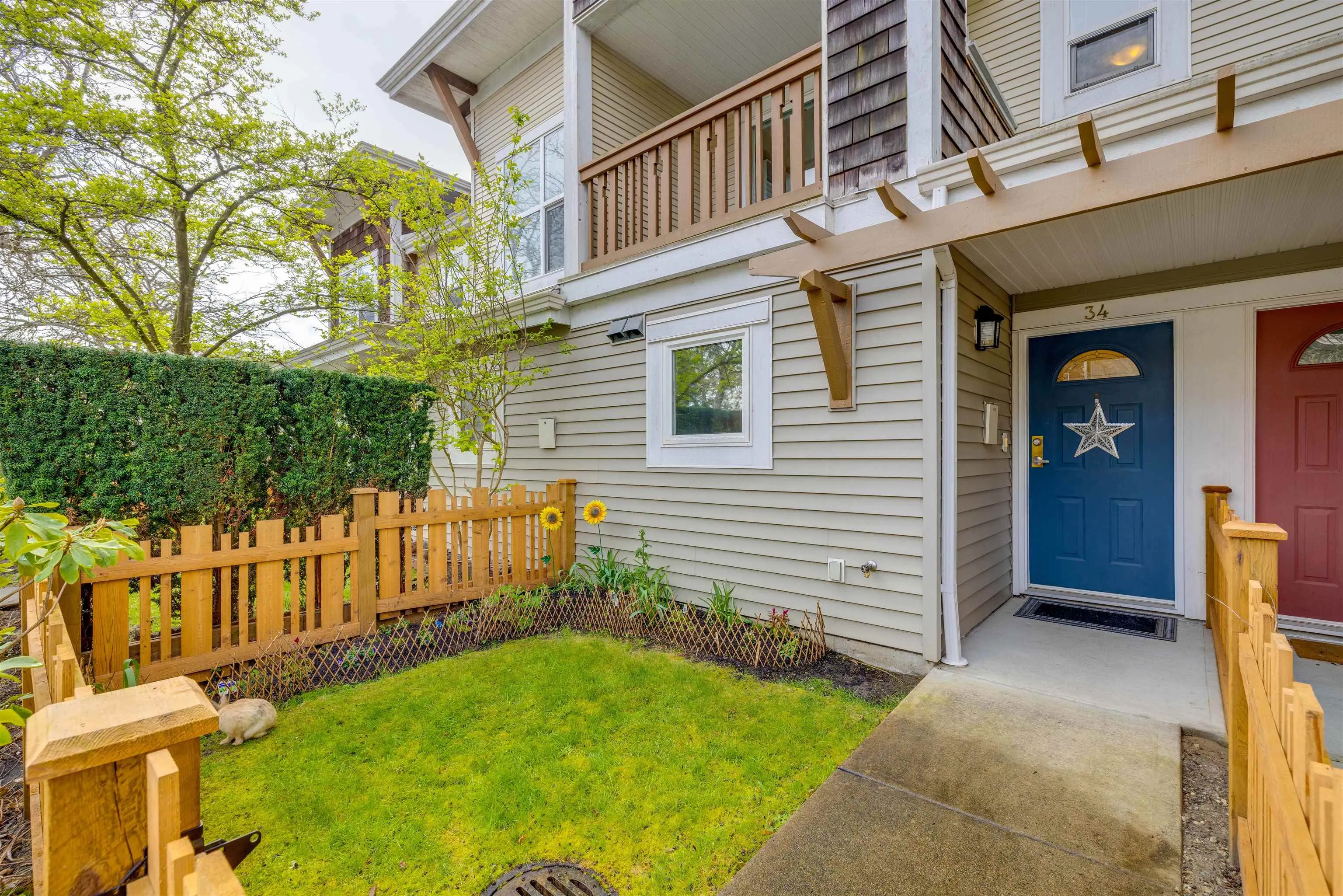 34 7111 Lynnwood Drive