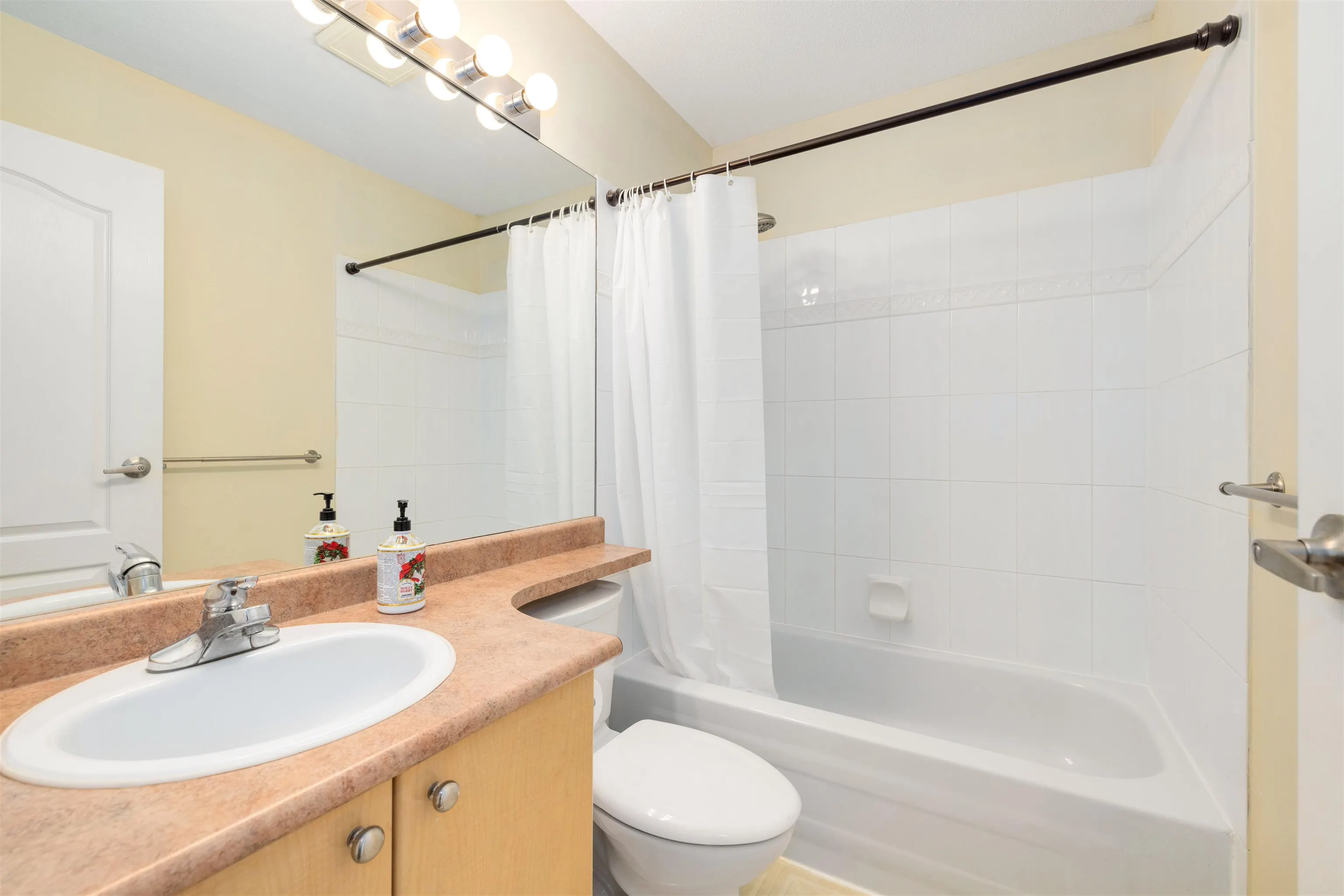 34 7111 Lynnwood Drive