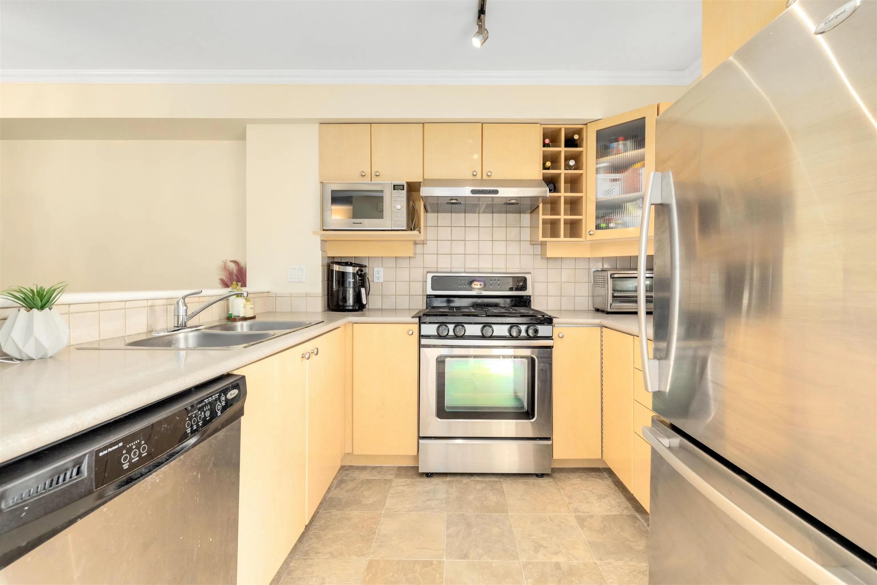 34 7111 Lynnwood Drive