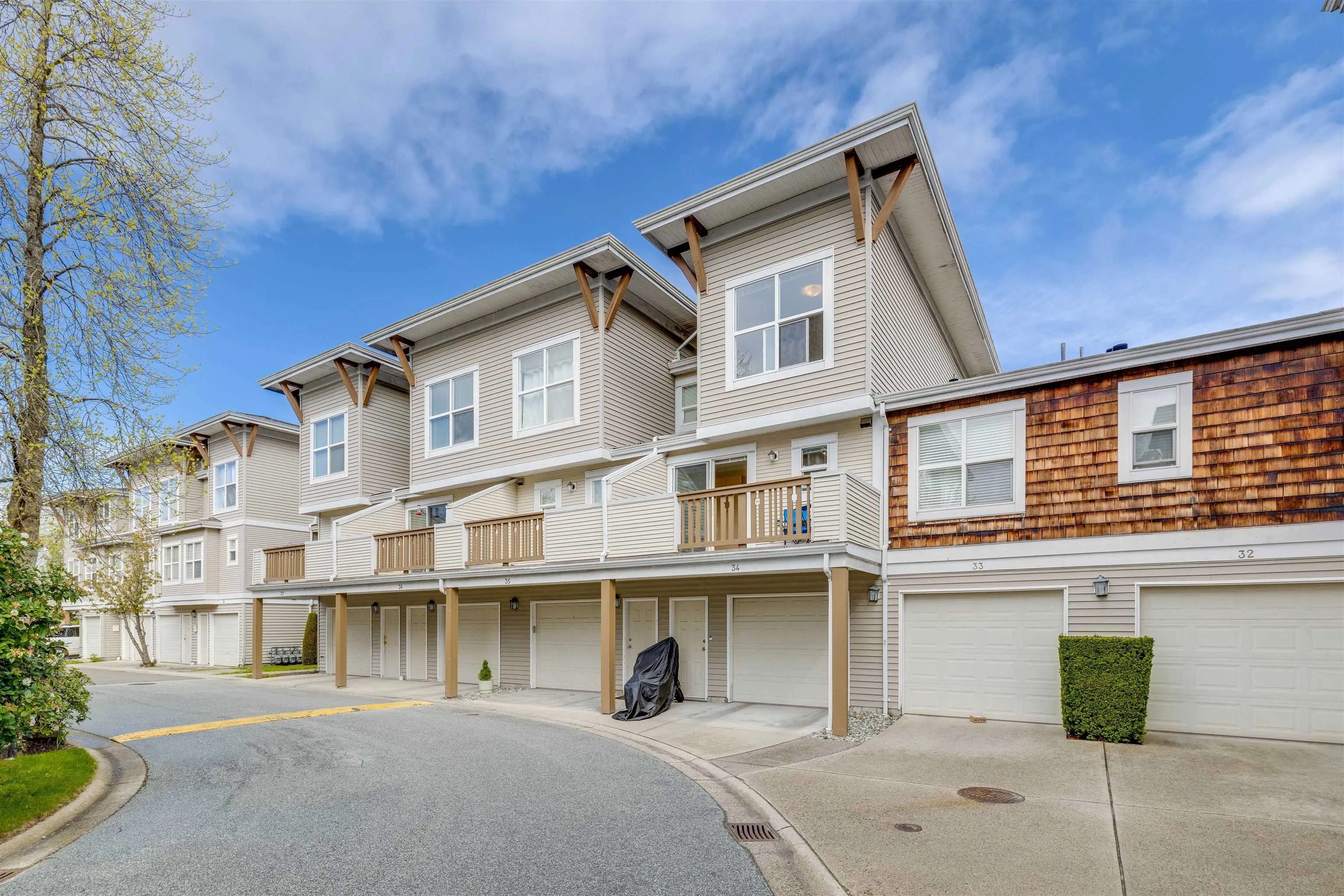 34 7111 Lynnwood Drive