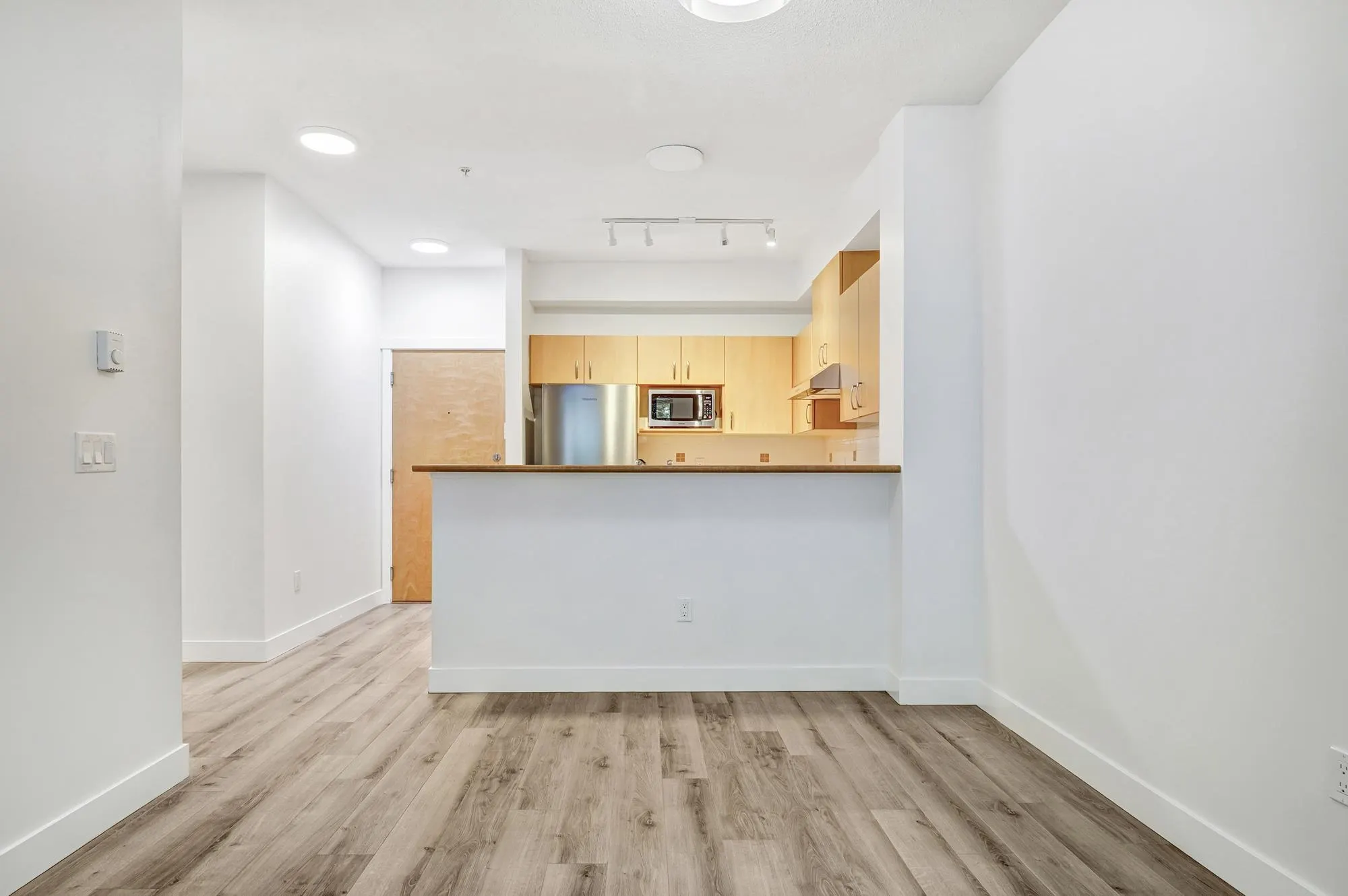 127 801 Klahanie Drive