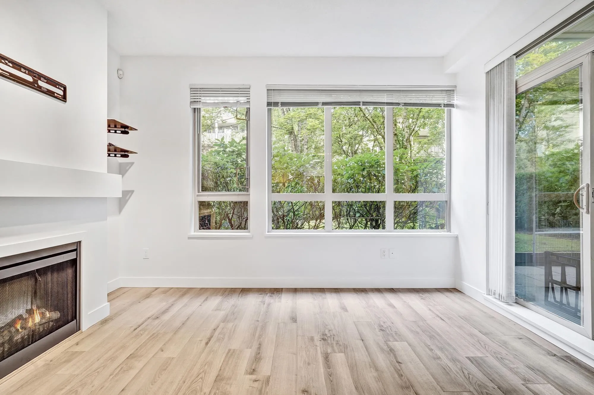 127 801 Klahanie Drive