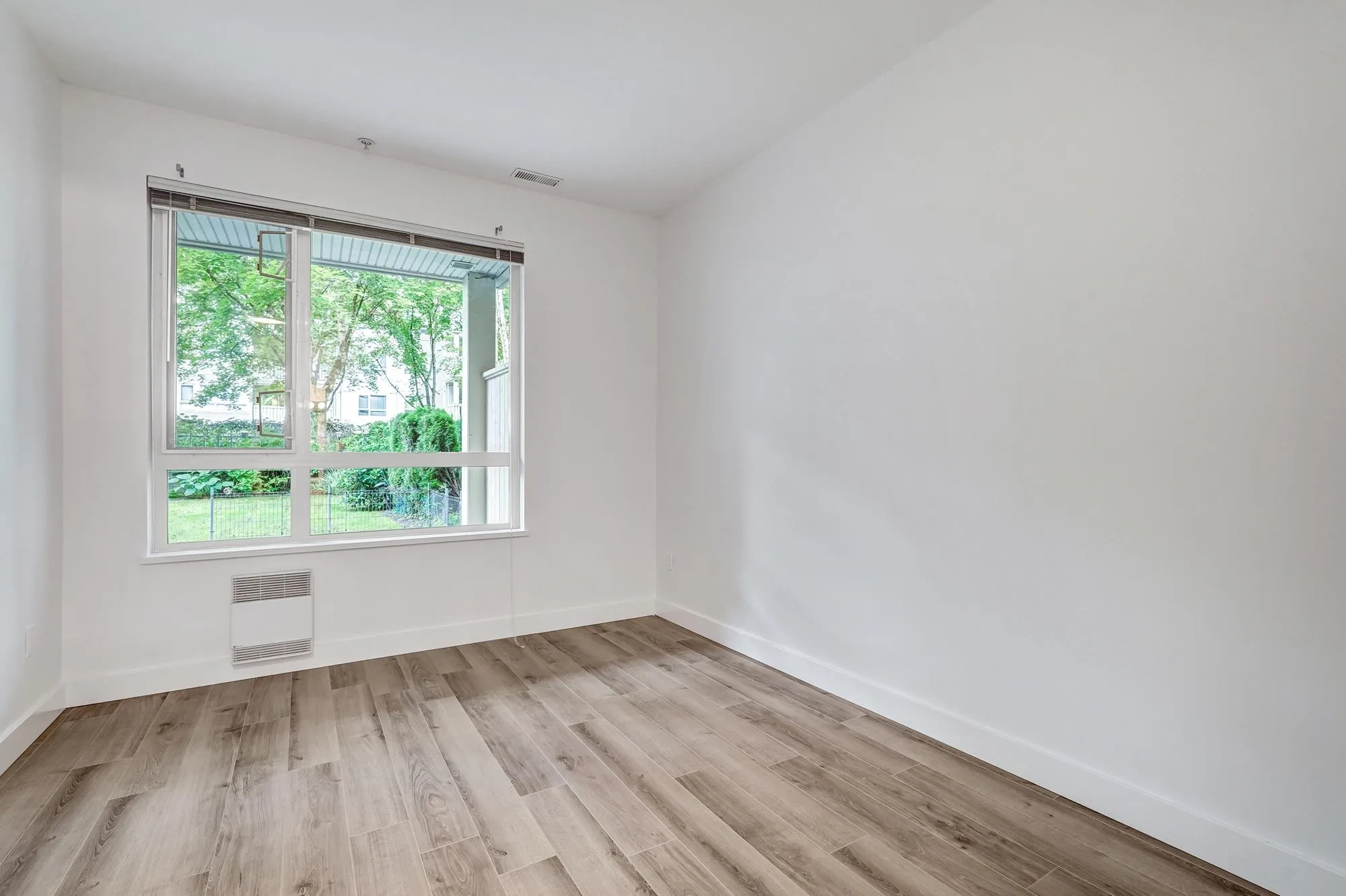 127 801 Klahanie Drive