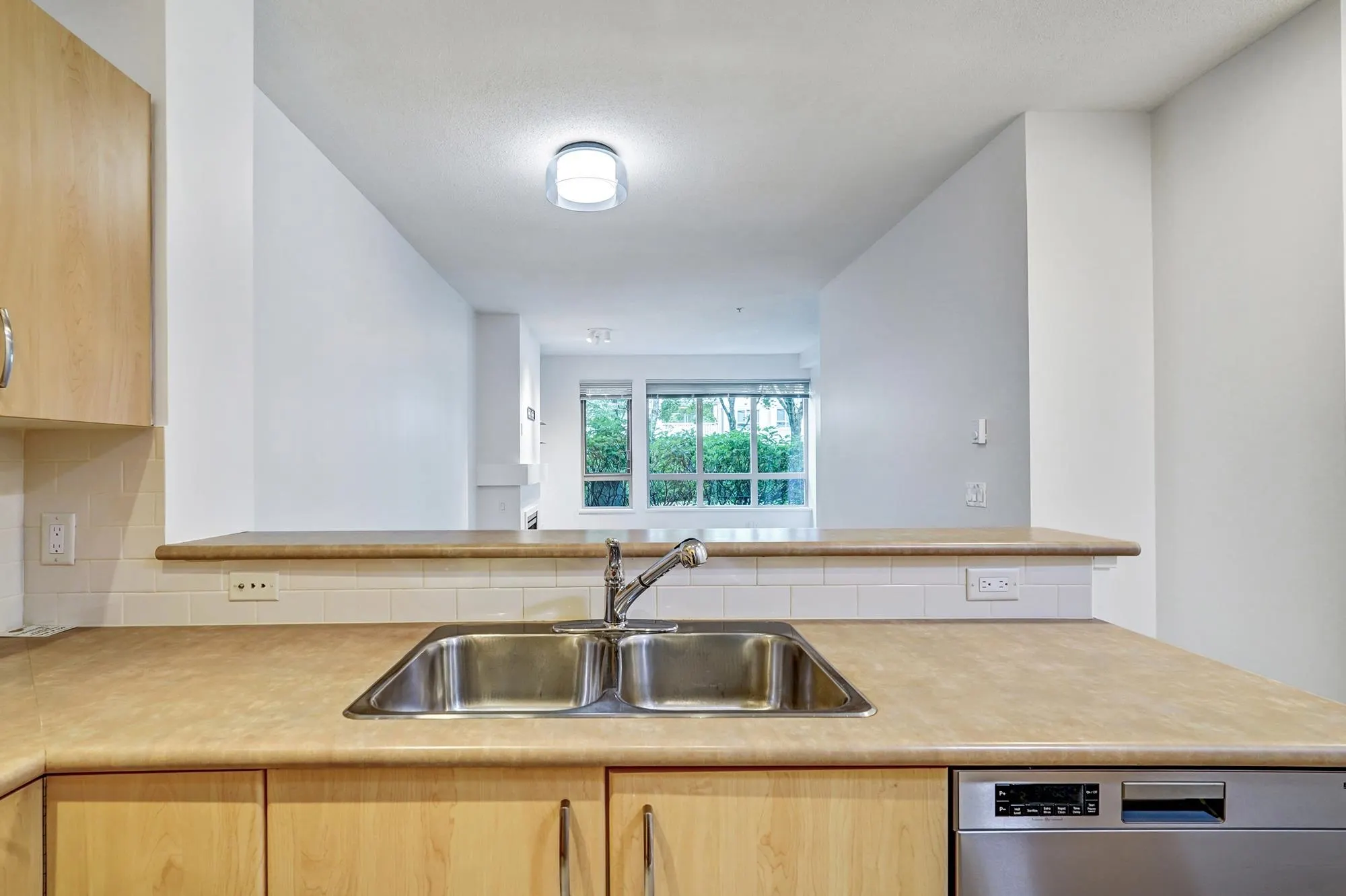 127 801 Klahanie Drive