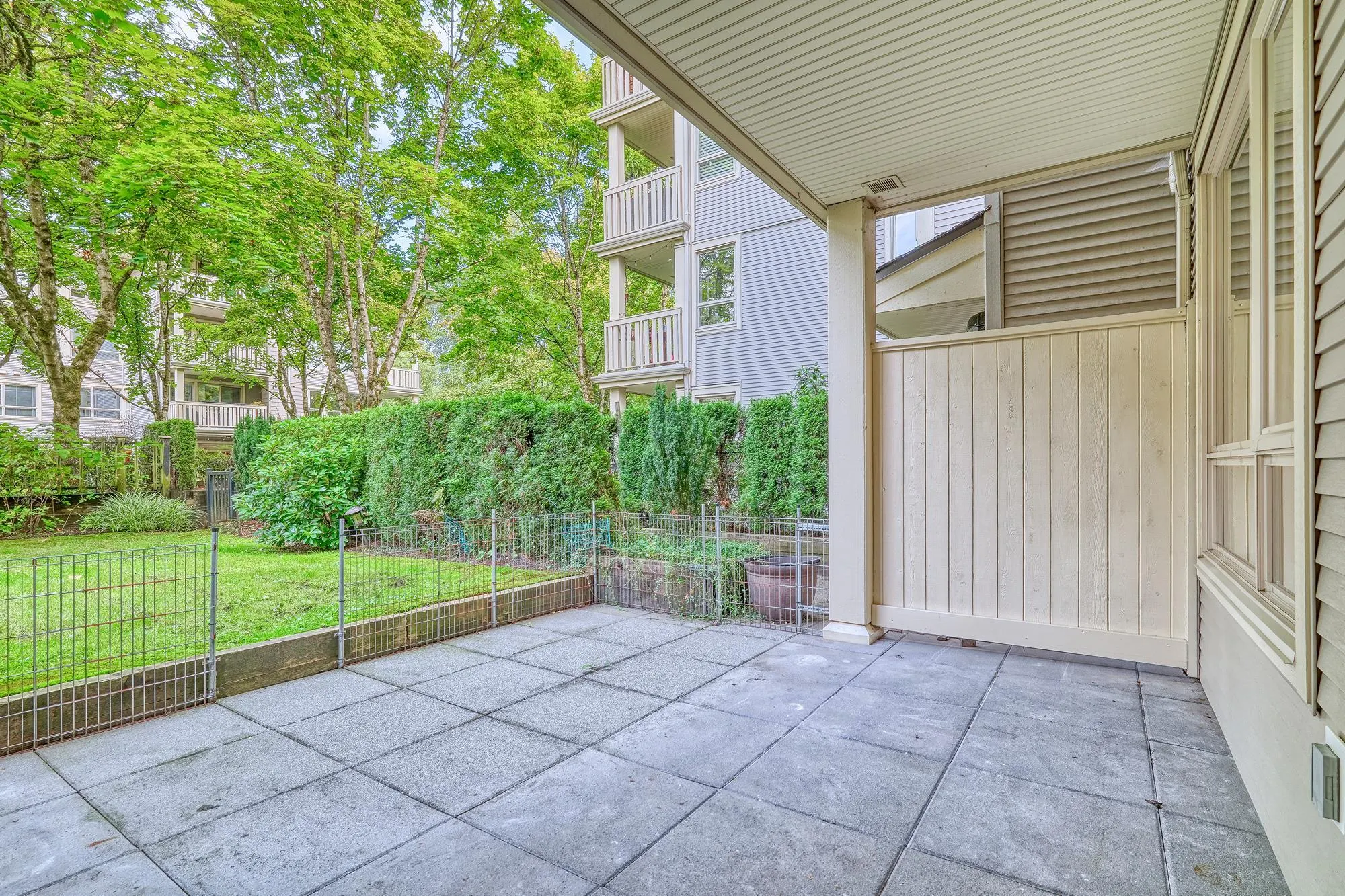 127 801 Klahanie Drive