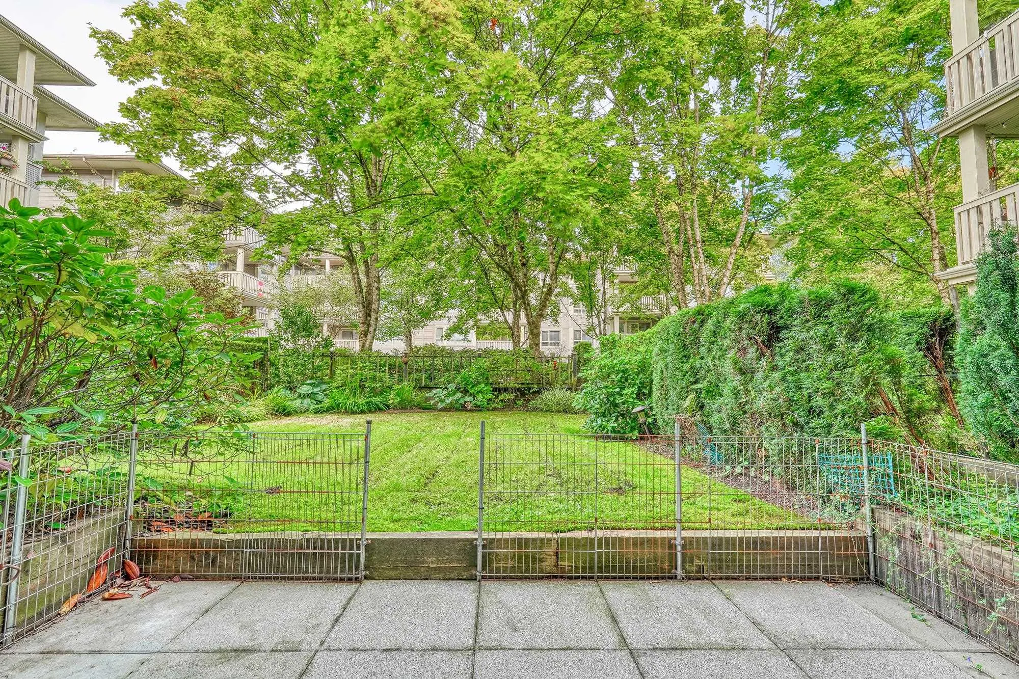 127 801 Klahanie Drive