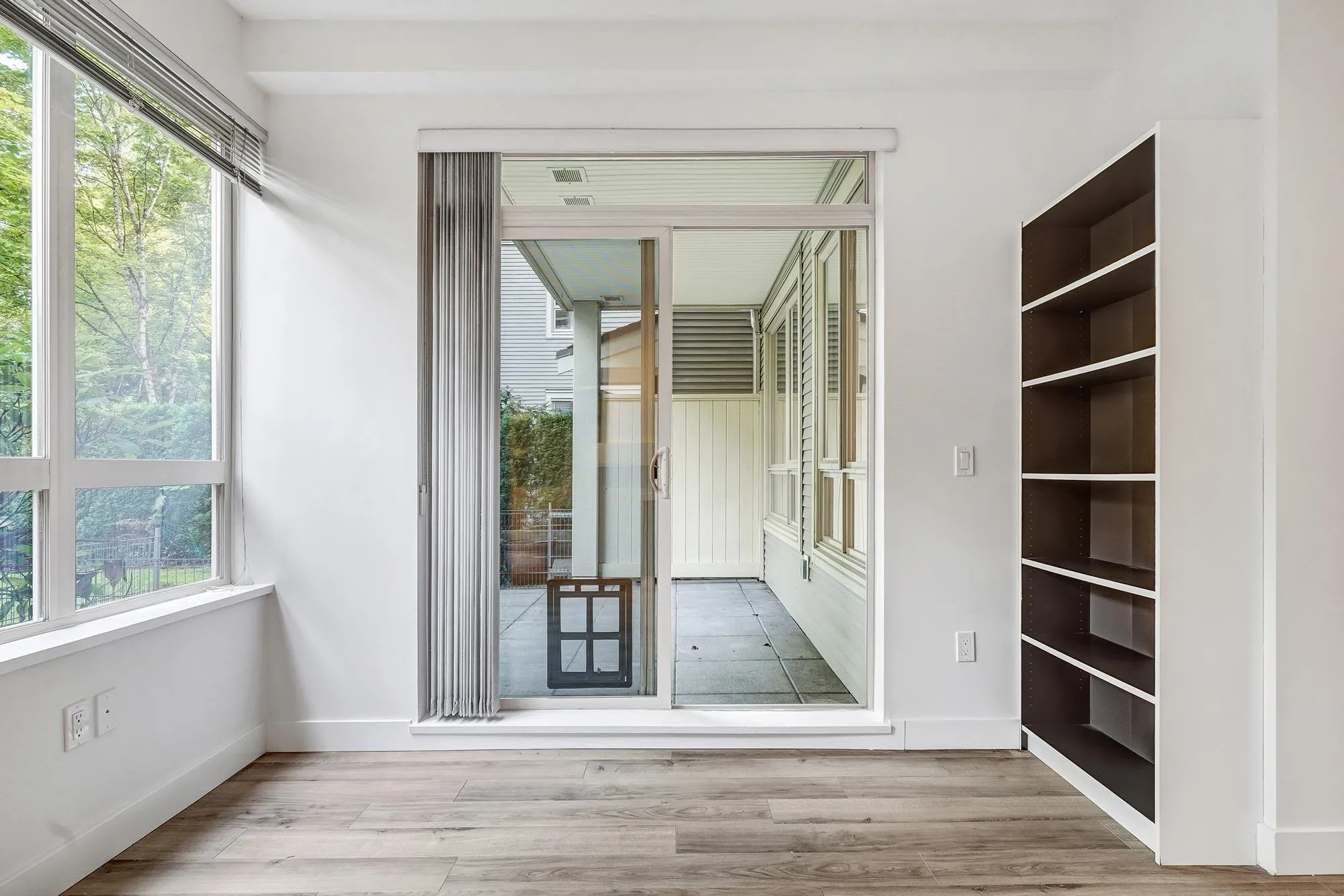 127 801 Klahanie Drive