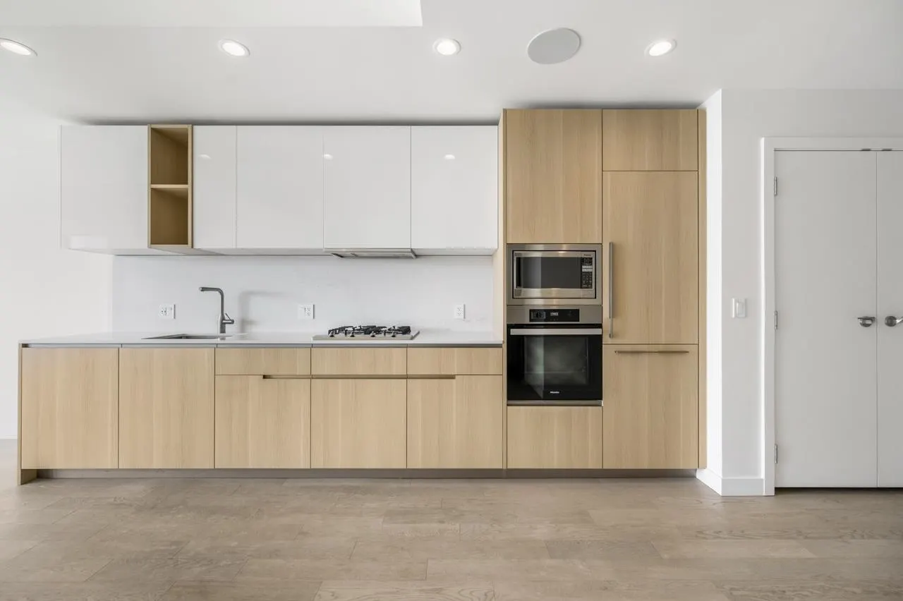 408 6833 Pearson Way