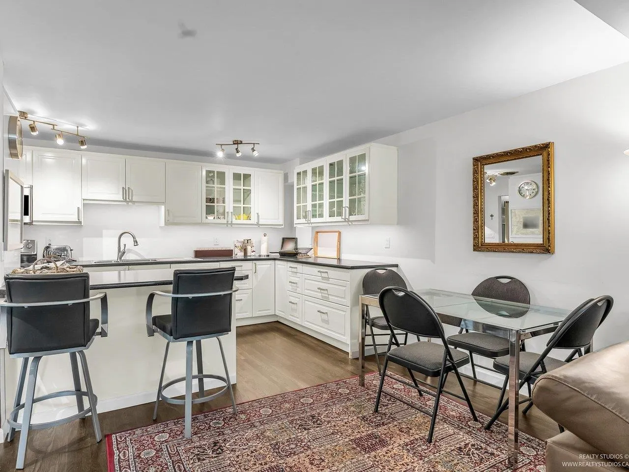 3 2146 W 43rd Avenue