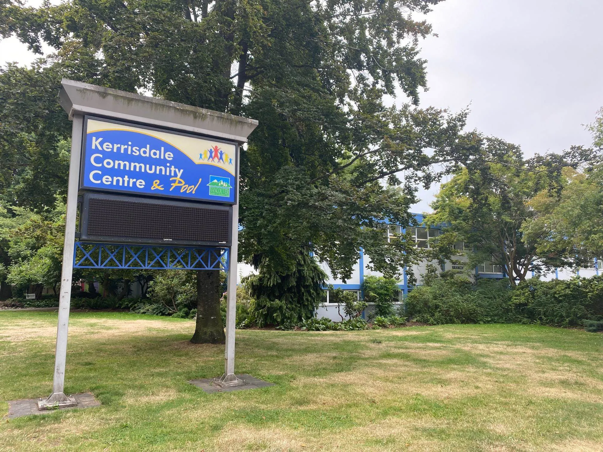 3 2146 W 43rd Avenue