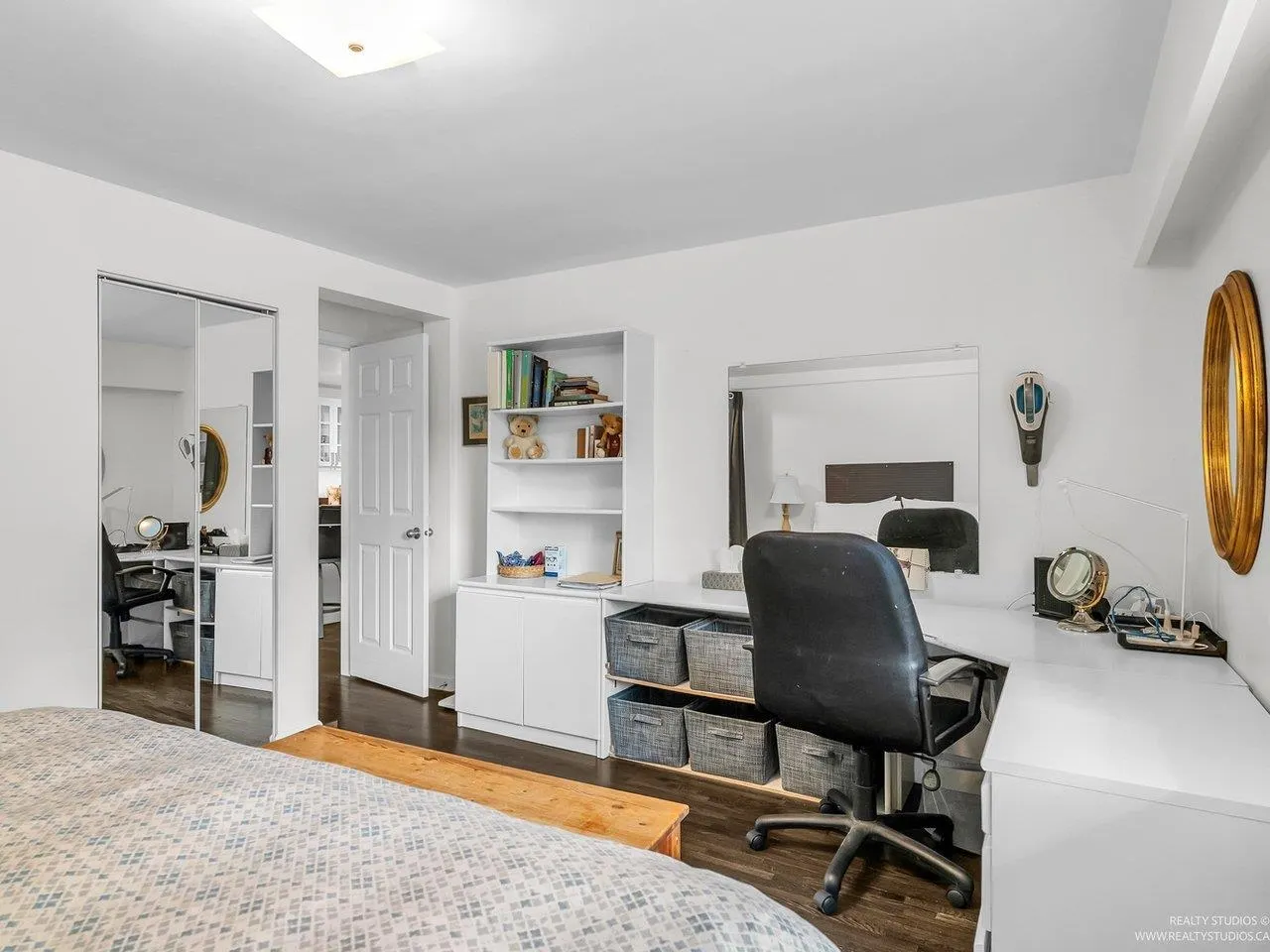 3 2146 W 43rd Avenue