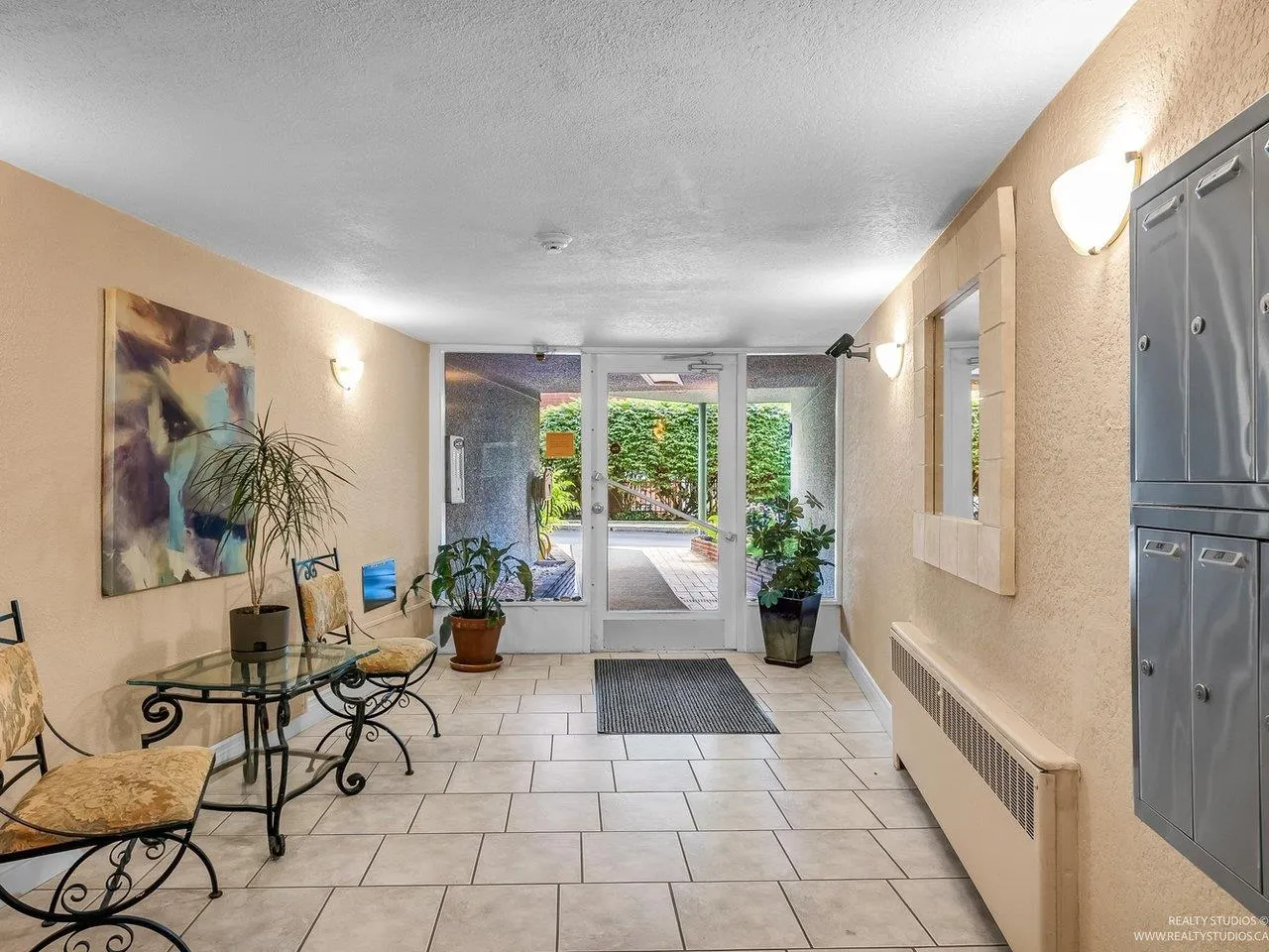 3 2146 W 43rd Avenue