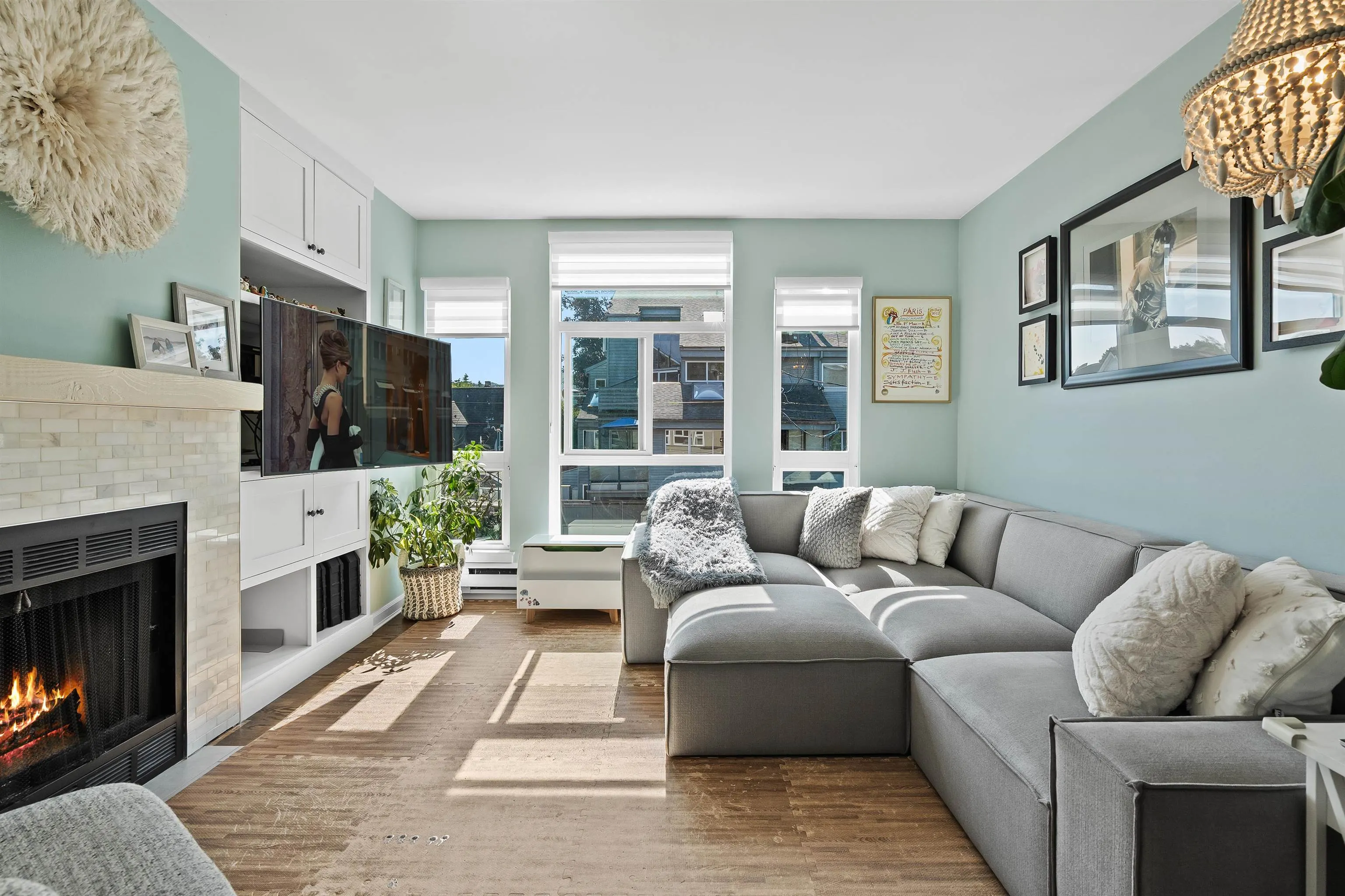 305 2110 Cornwall Avenue