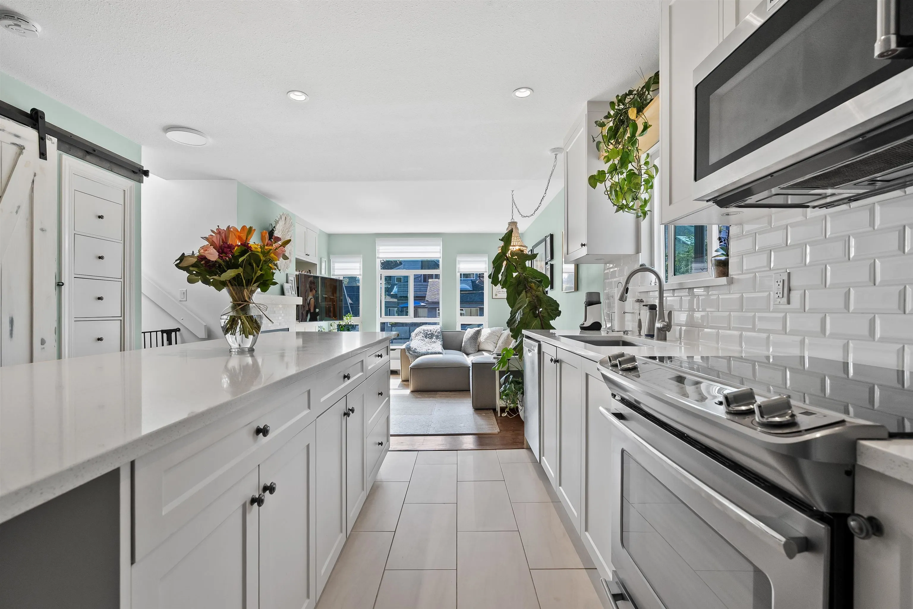 305 2110 Cornwall Avenue