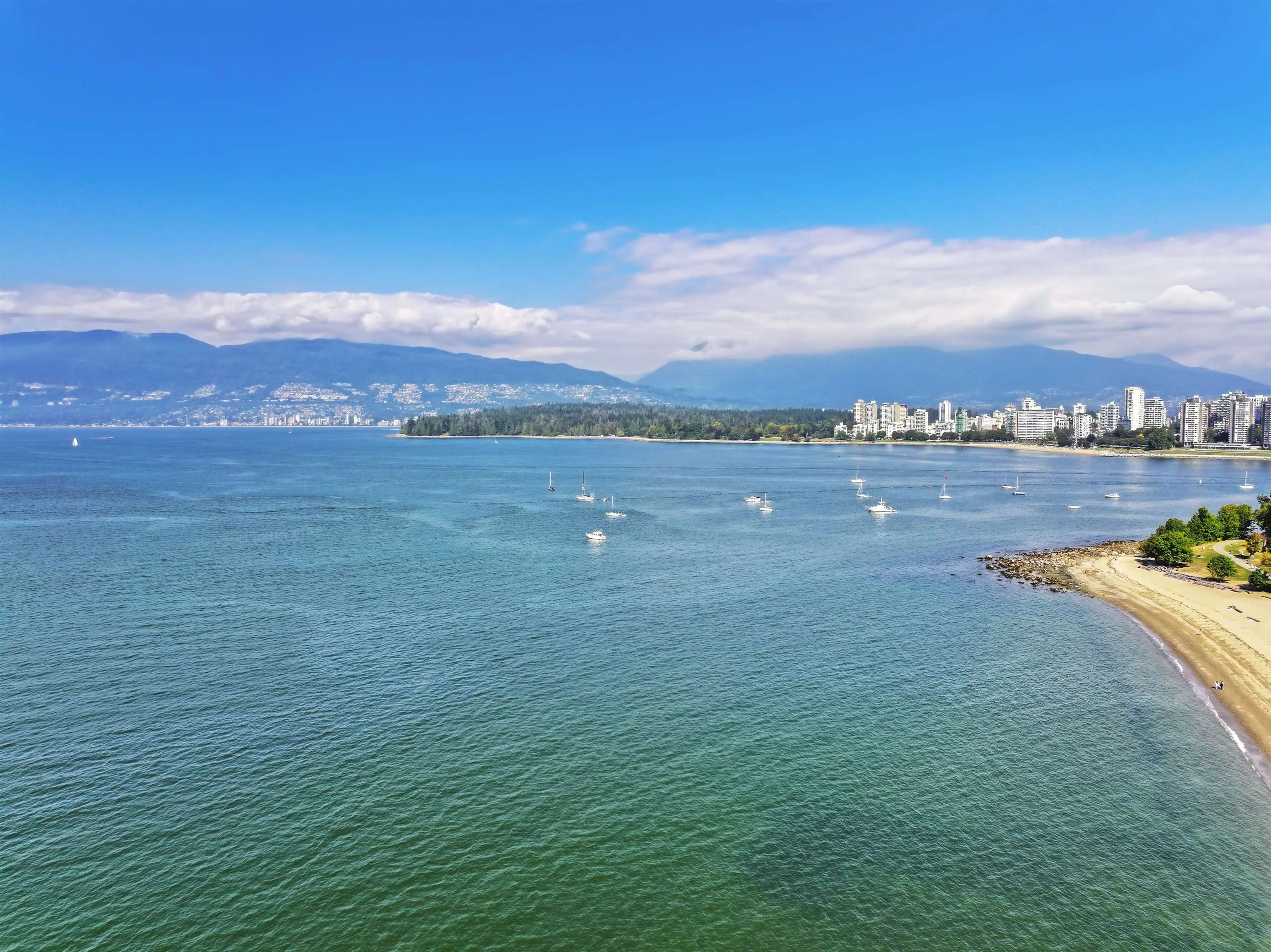 305 2110 Cornwall Avenue