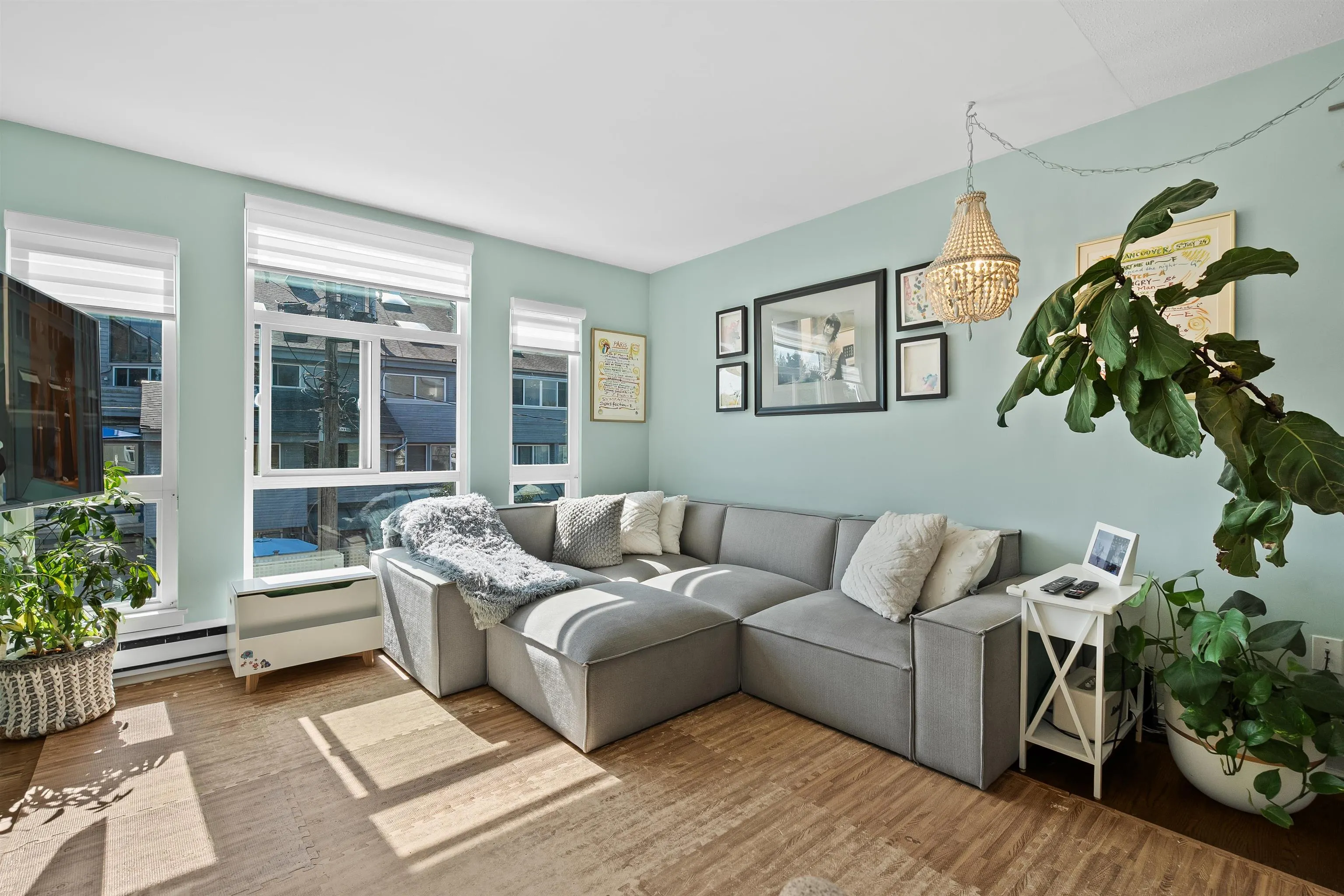 305 2110 Cornwall Avenue