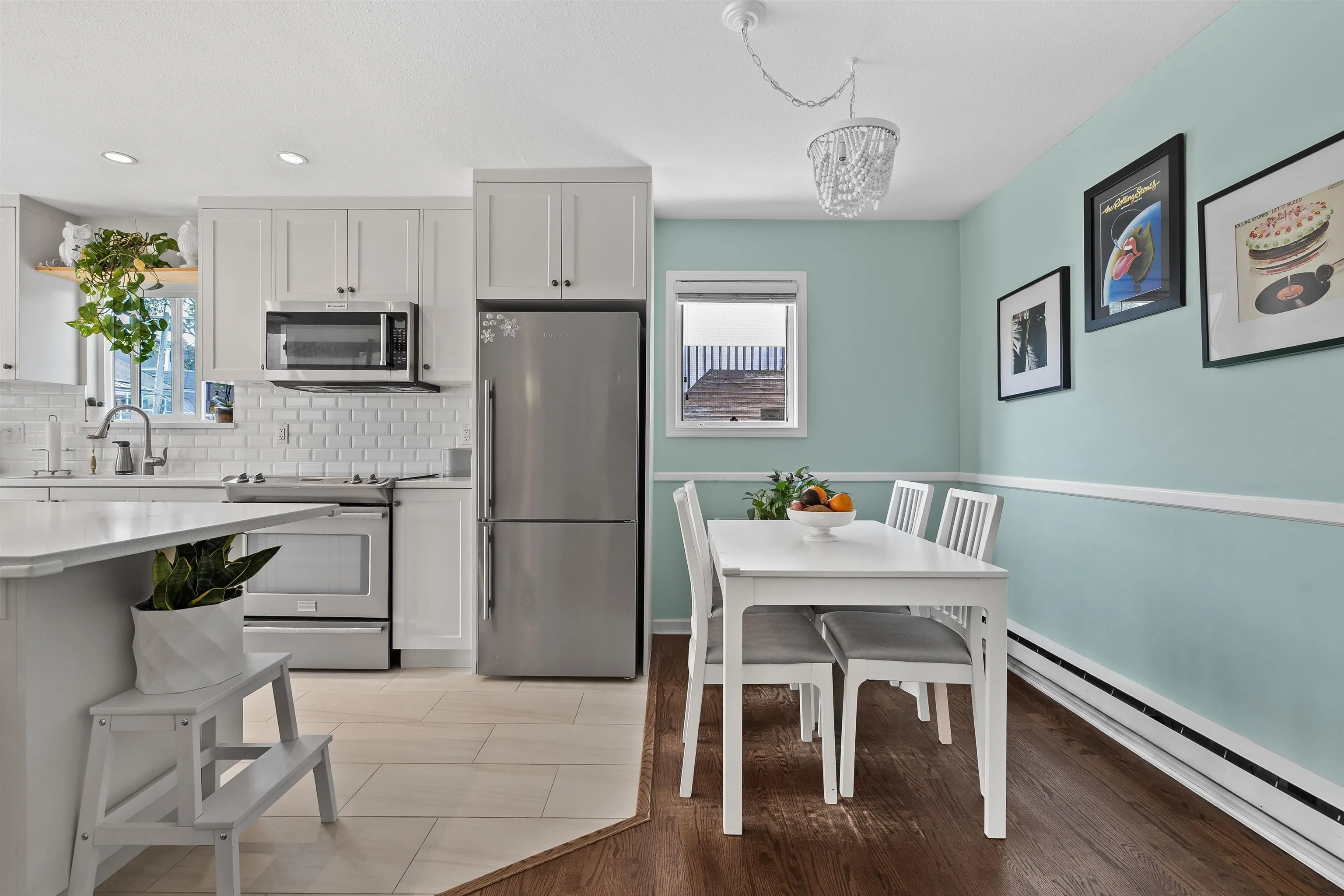 305 2110 Cornwall Avenue