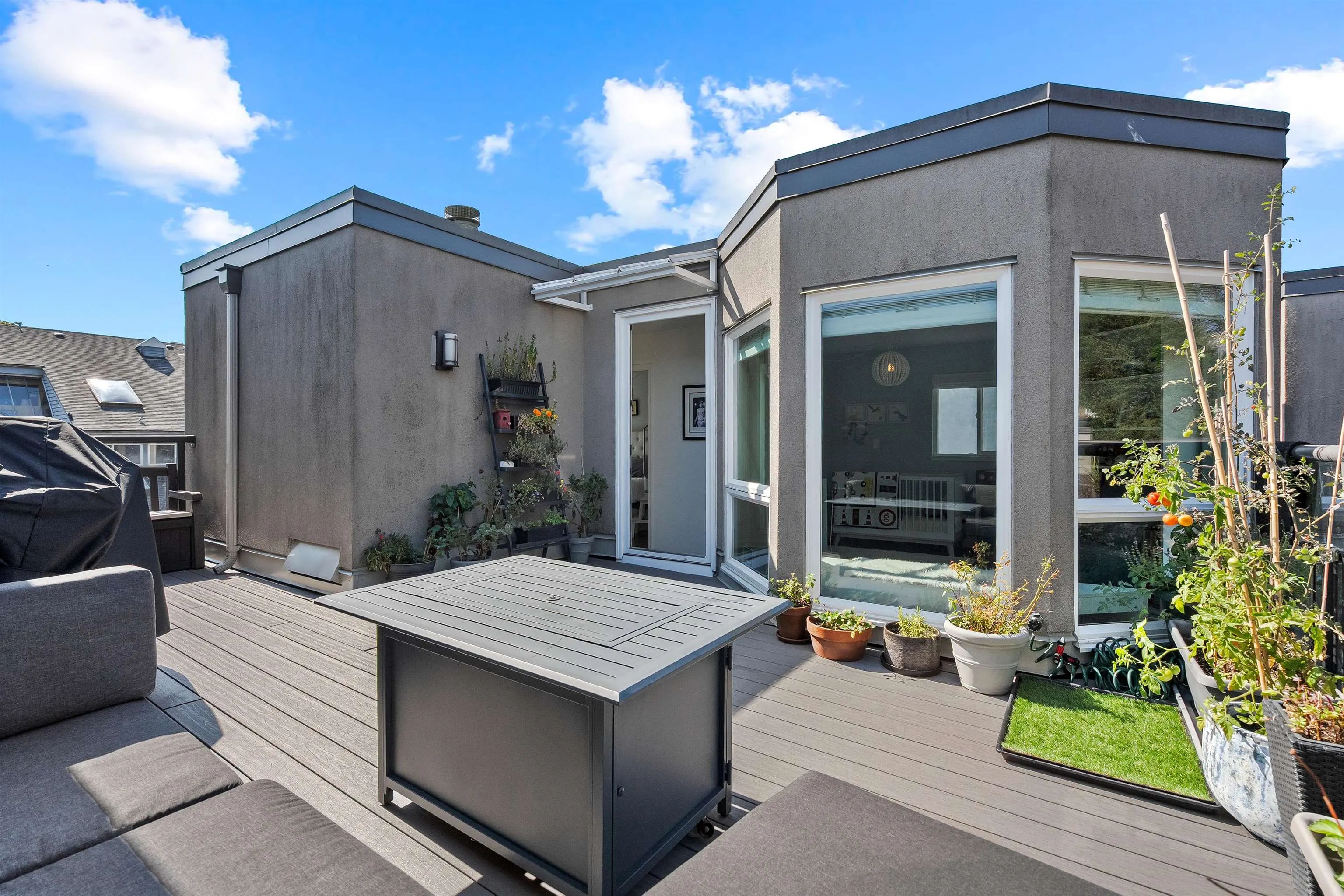 305 2110 Cornwall Avenue