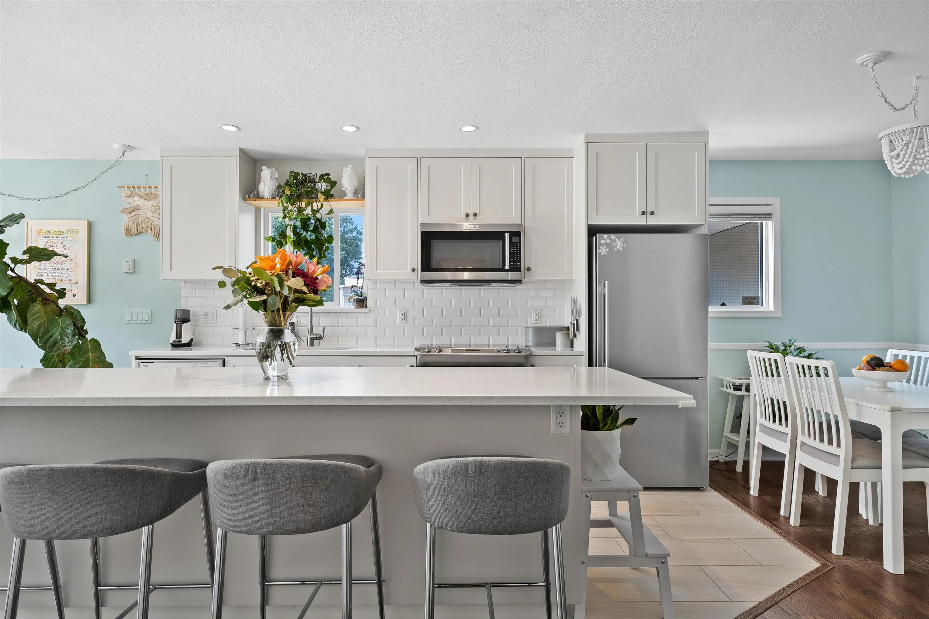 305 2110 Cornwall Avenue