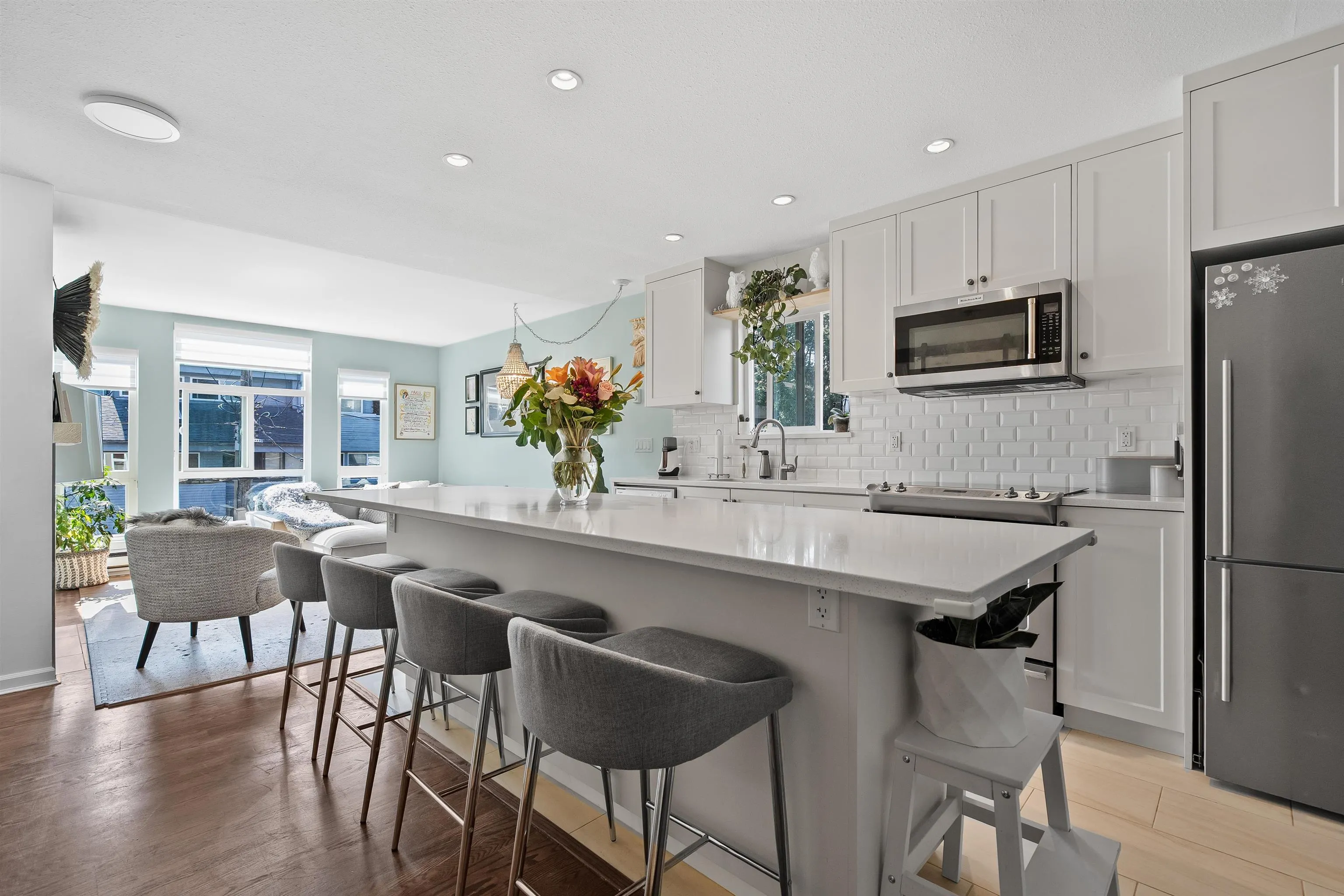 305 2110 Cornwall Avenue