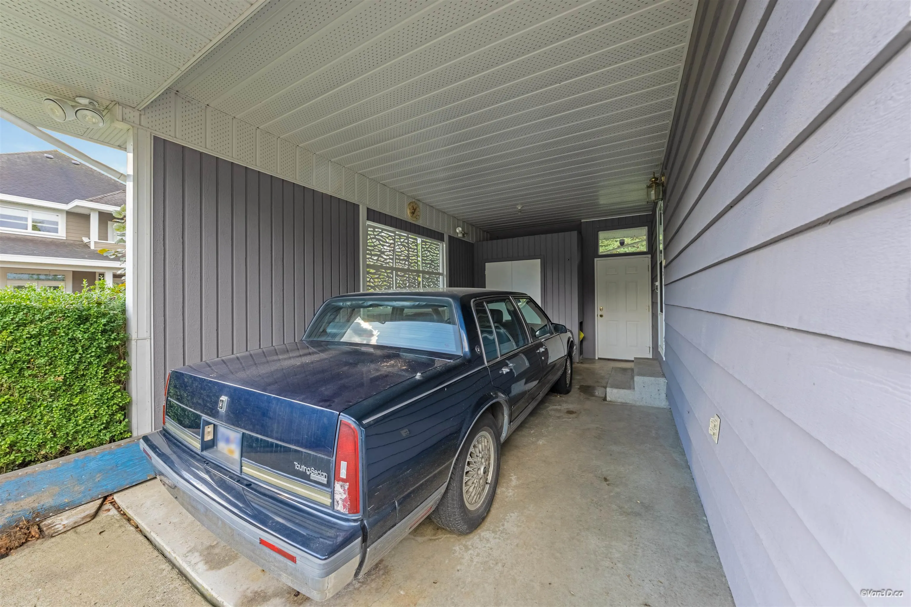854 Kinsac Street