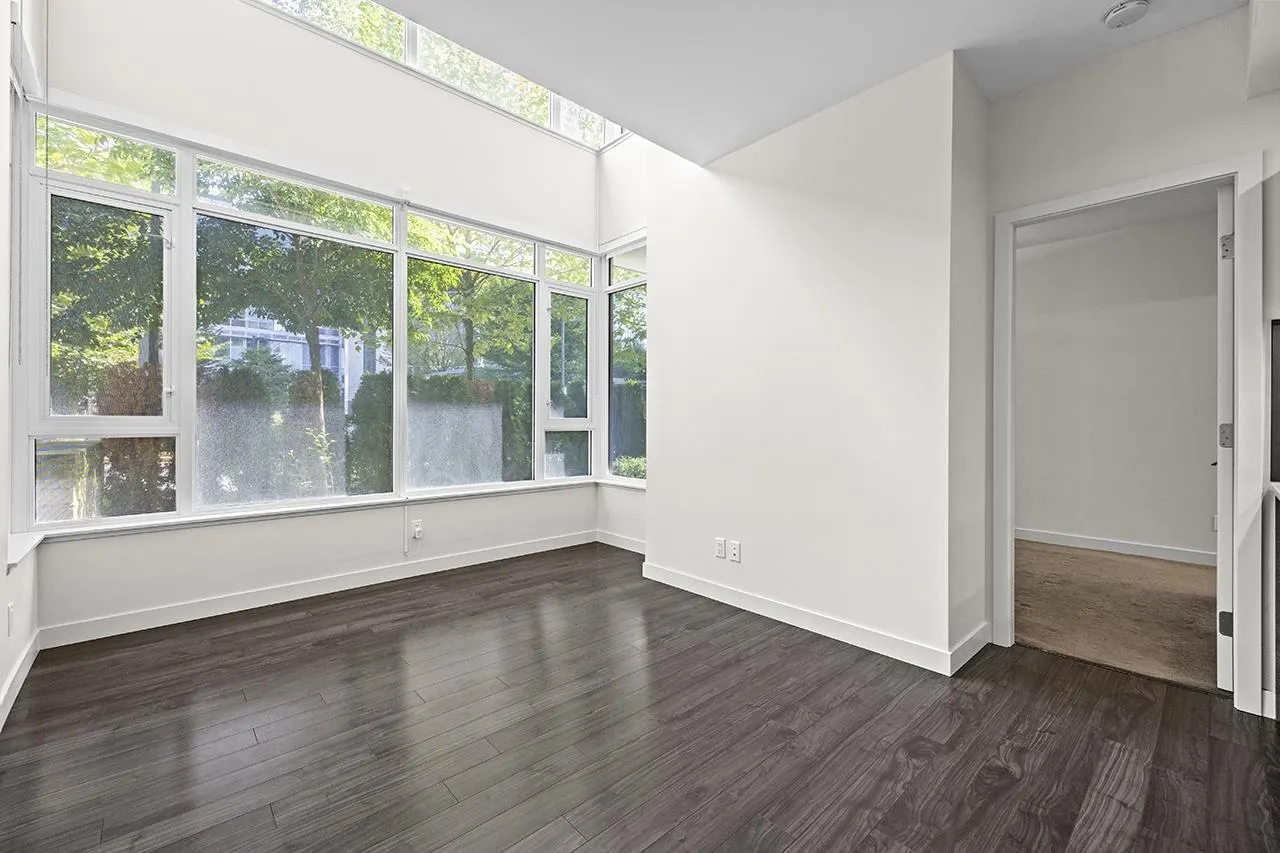 TH1 6288 Cassie Avenue