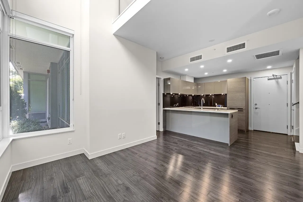 TH1 6288 Cassie Avenue