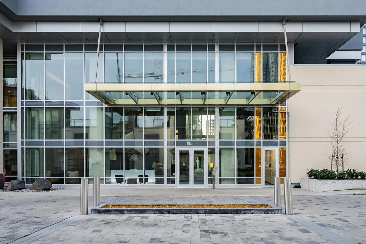 TH1 6288 Cassie Avenue