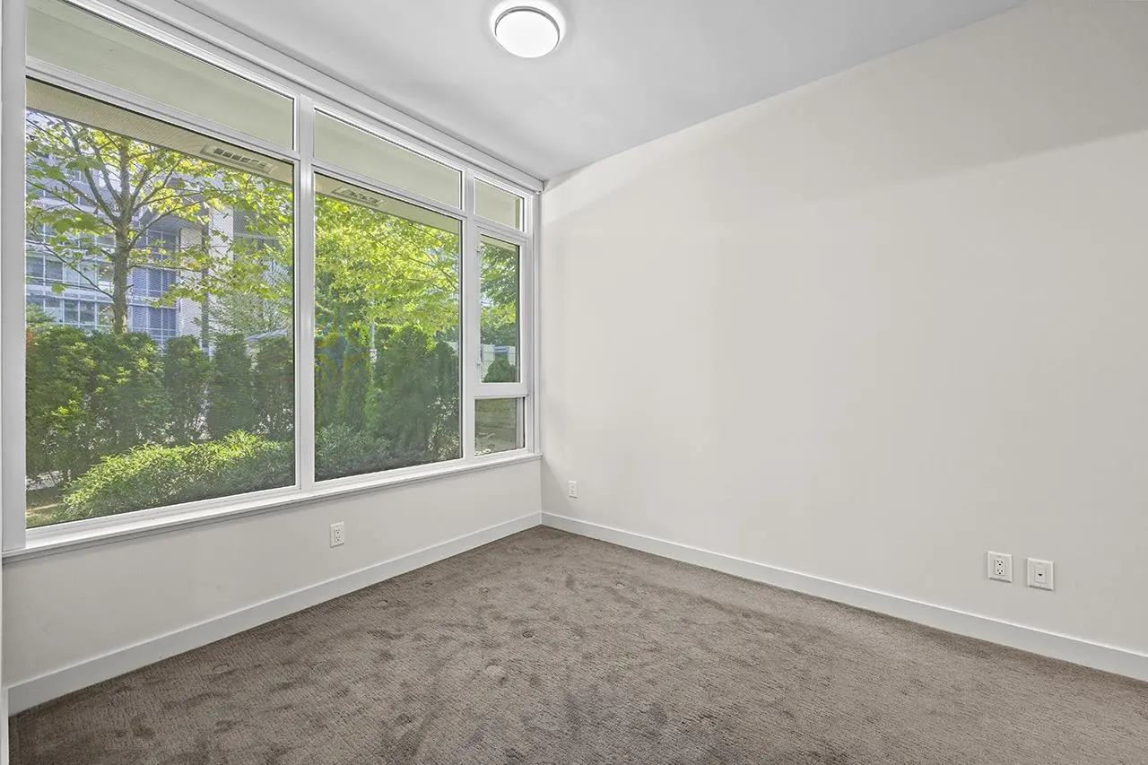 TH1 6288 Cassie Avenue