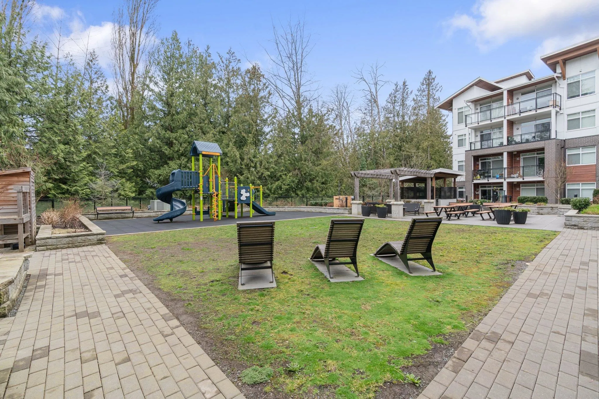 414 5415 Brydon Crescent