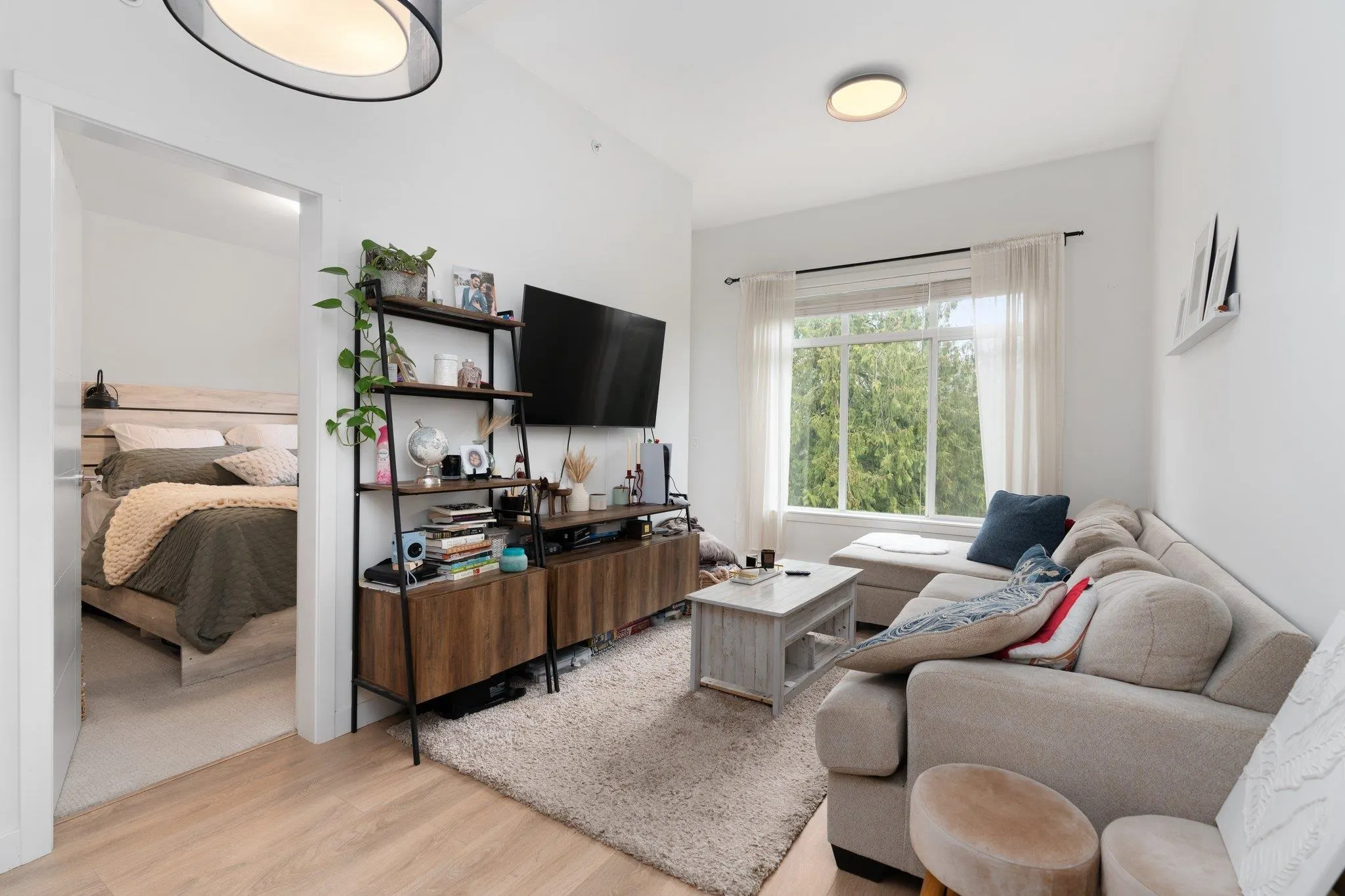 414 5415 Brydon Crescent