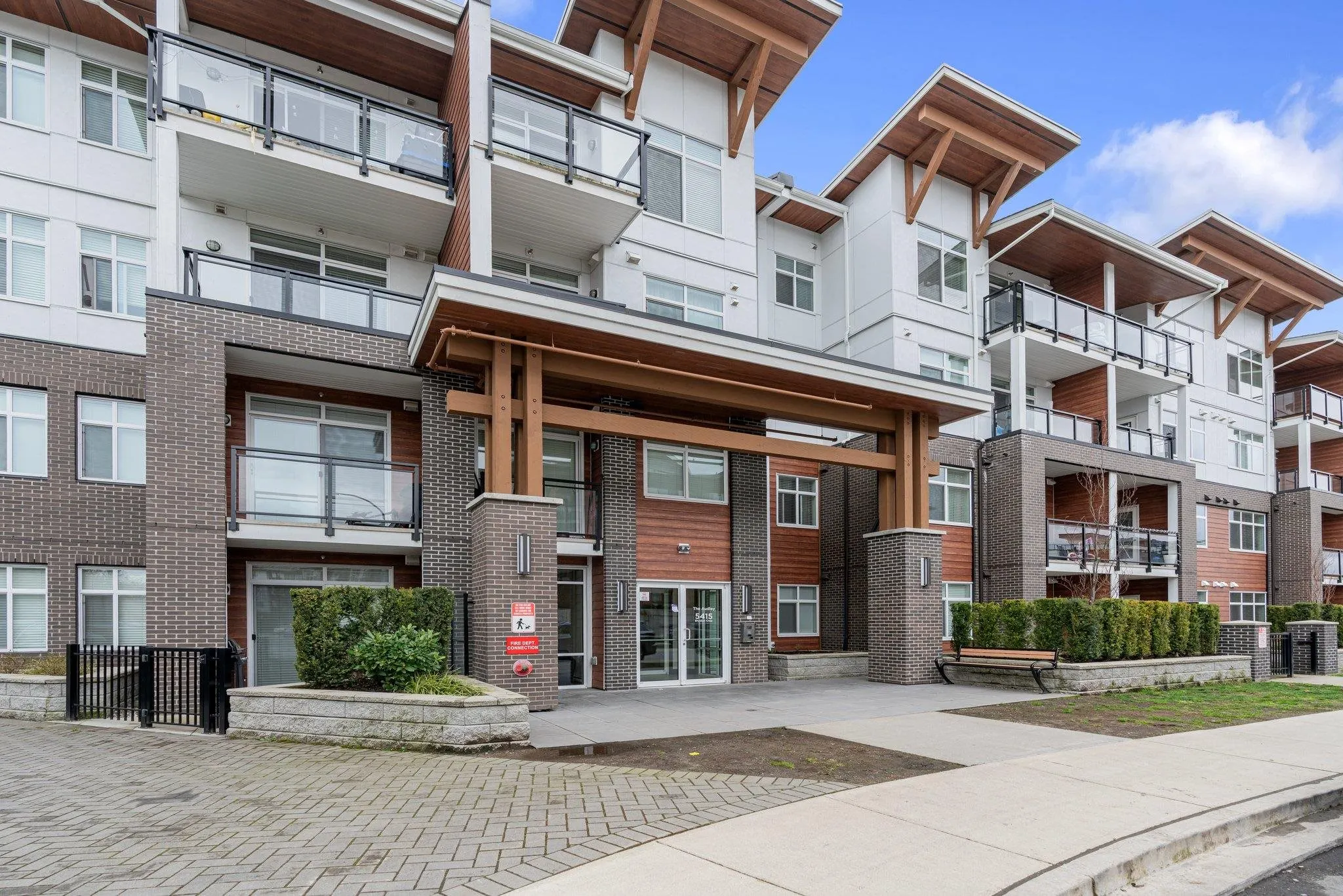 414 5415 Brydon Crescent