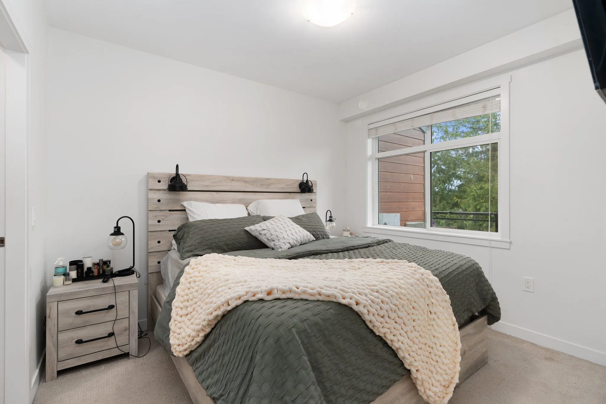 414 5415 Brydon Crescent