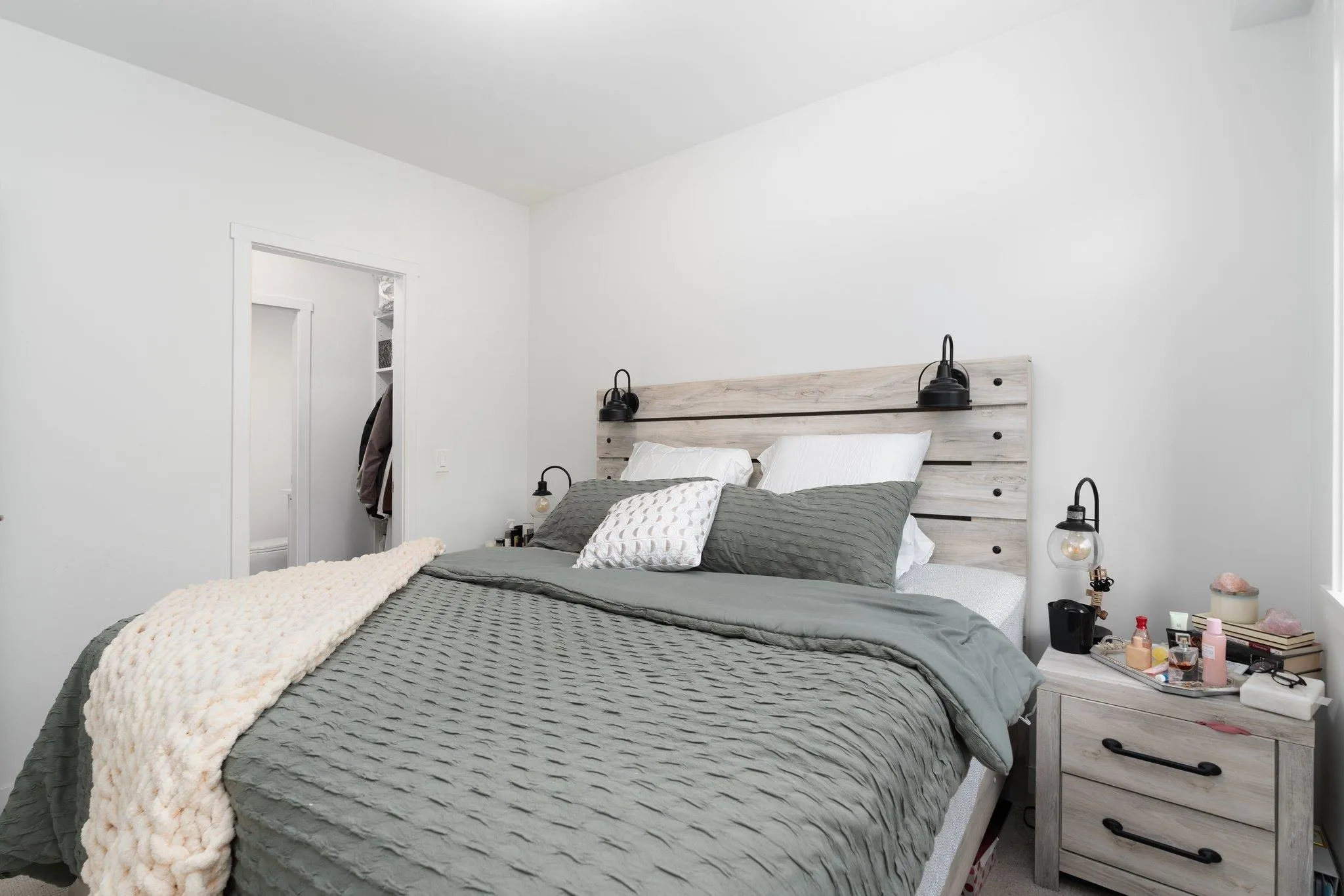 414 5415 Brydon Crescent