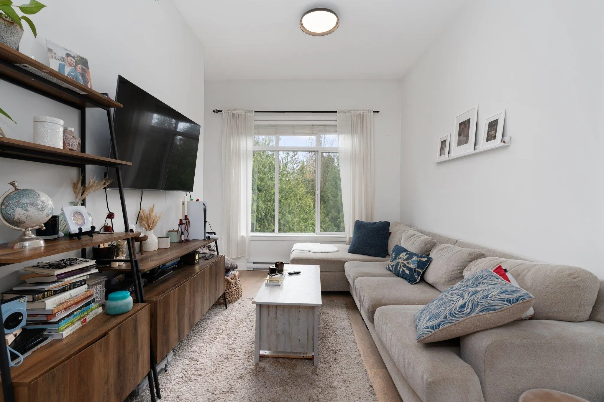 414 5415 Brydon Crescent