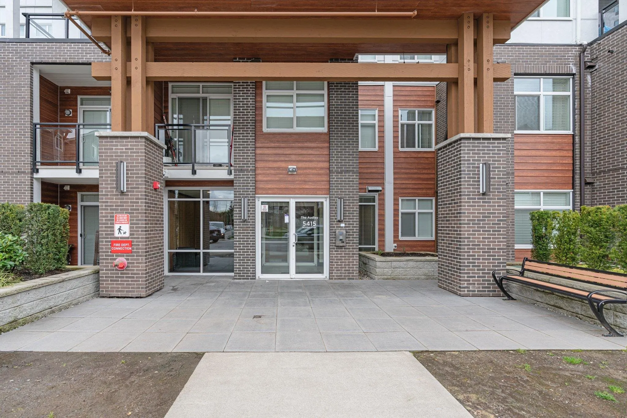 414 5415 Brydon Crescent