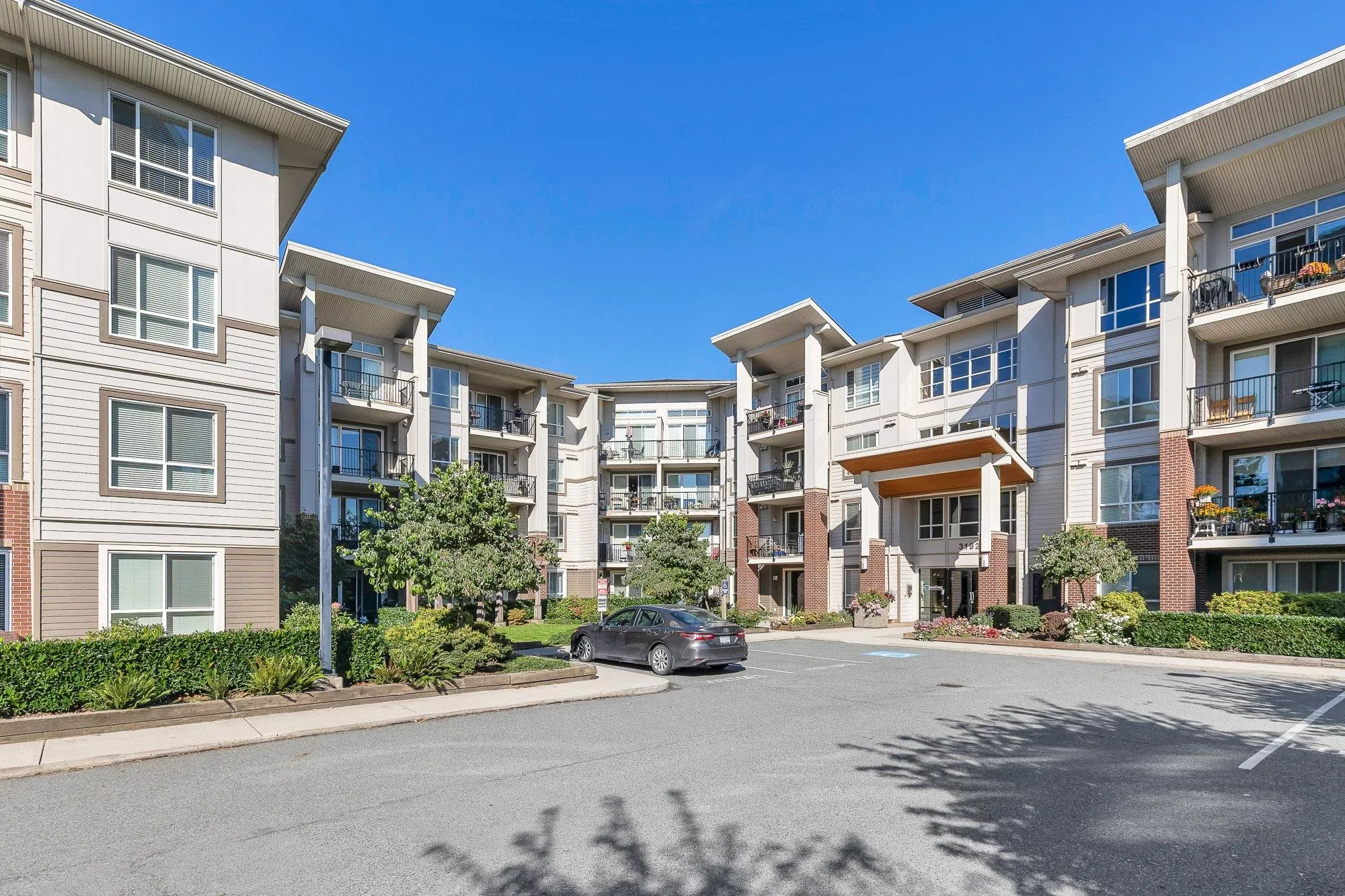 210 3192 Gladwin Road